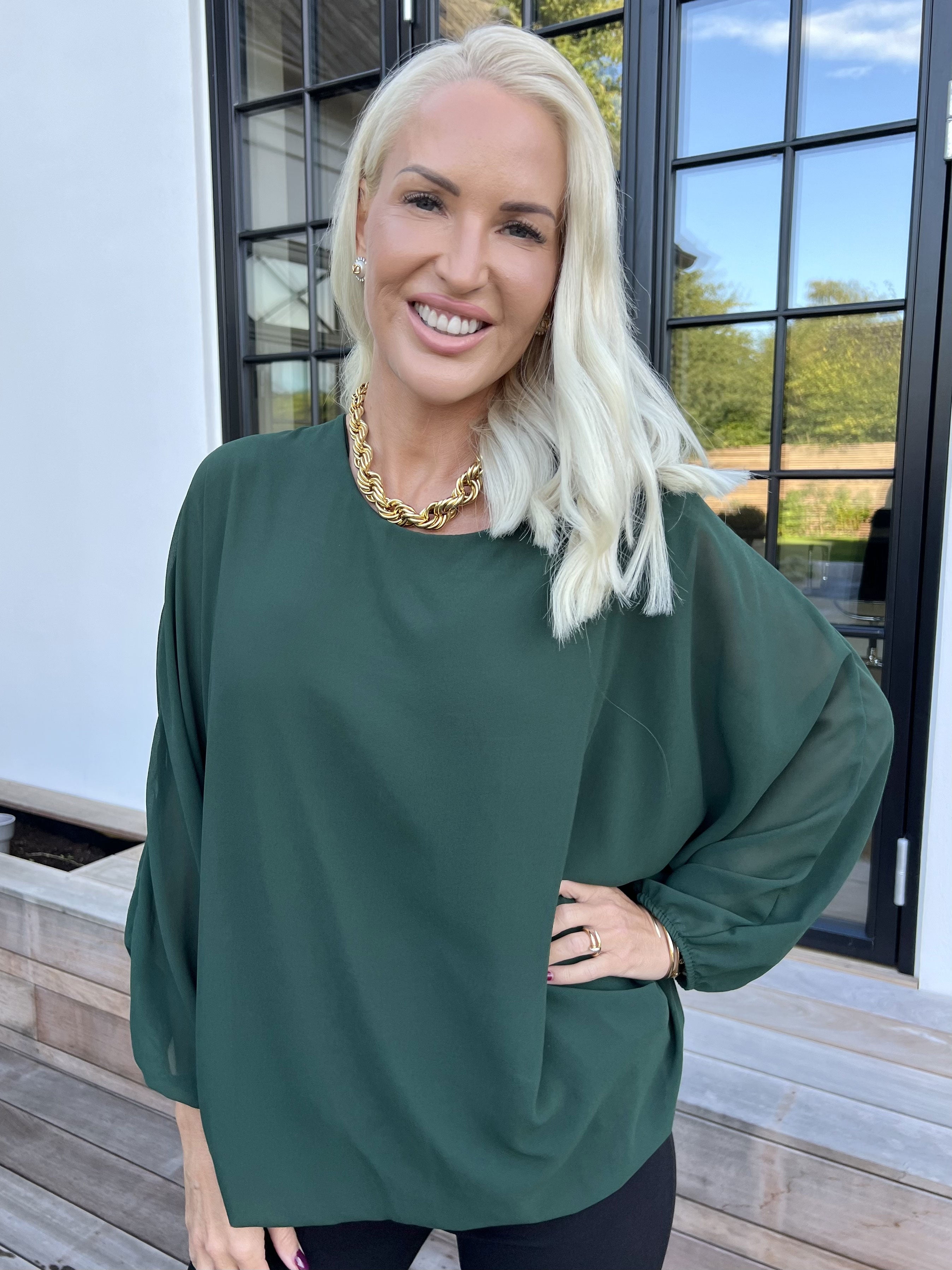 Destiny Plain - Bluse i chiffon med flagermusærmer