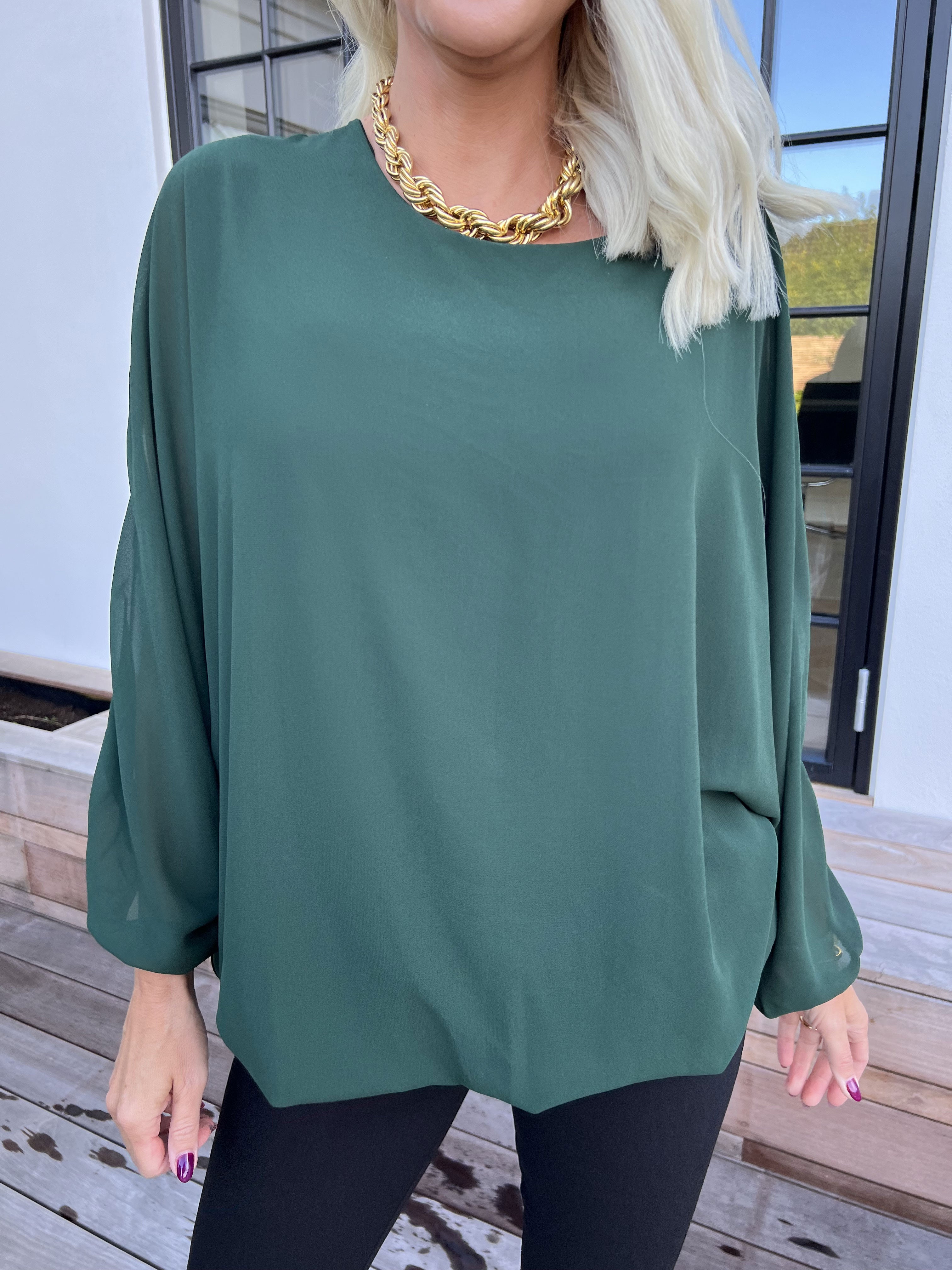 Destiny Plain - Bluse i chiffon med flagermusærmer