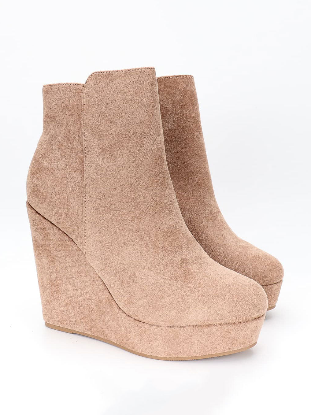 Dilara - Støvler i ruskindslook med kilehæl