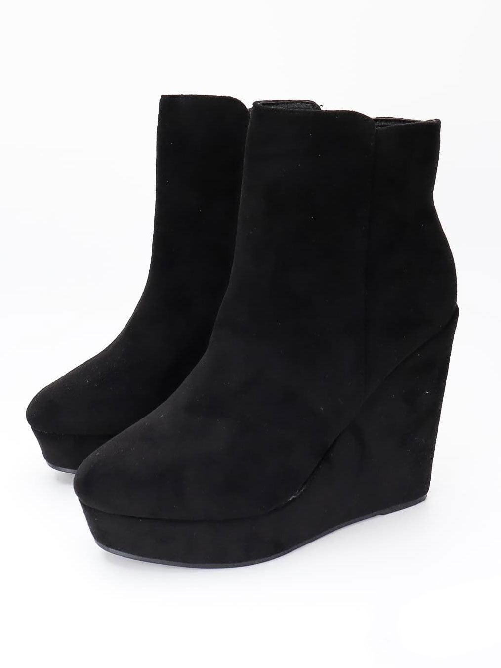 Dilara - Støvler i ruskindslook med kilehæl