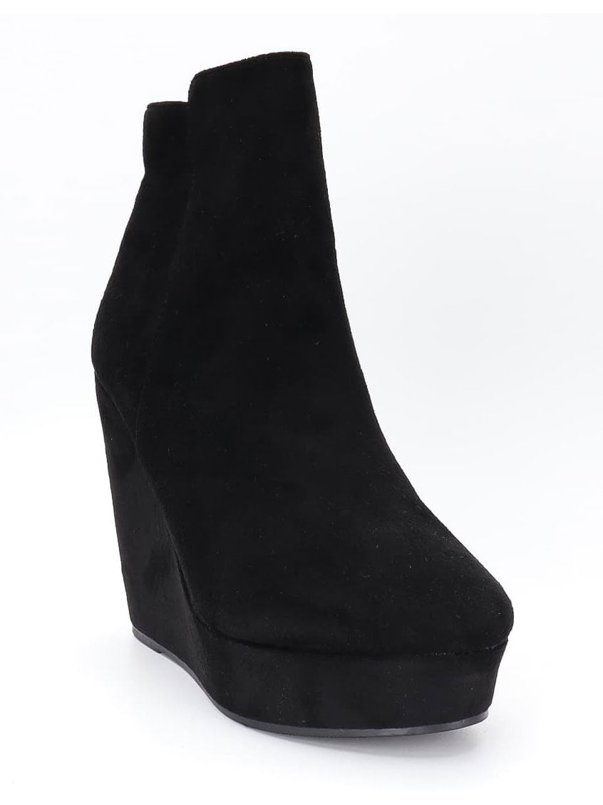 Dilara - Støvler i ruskindslook med kilehæl