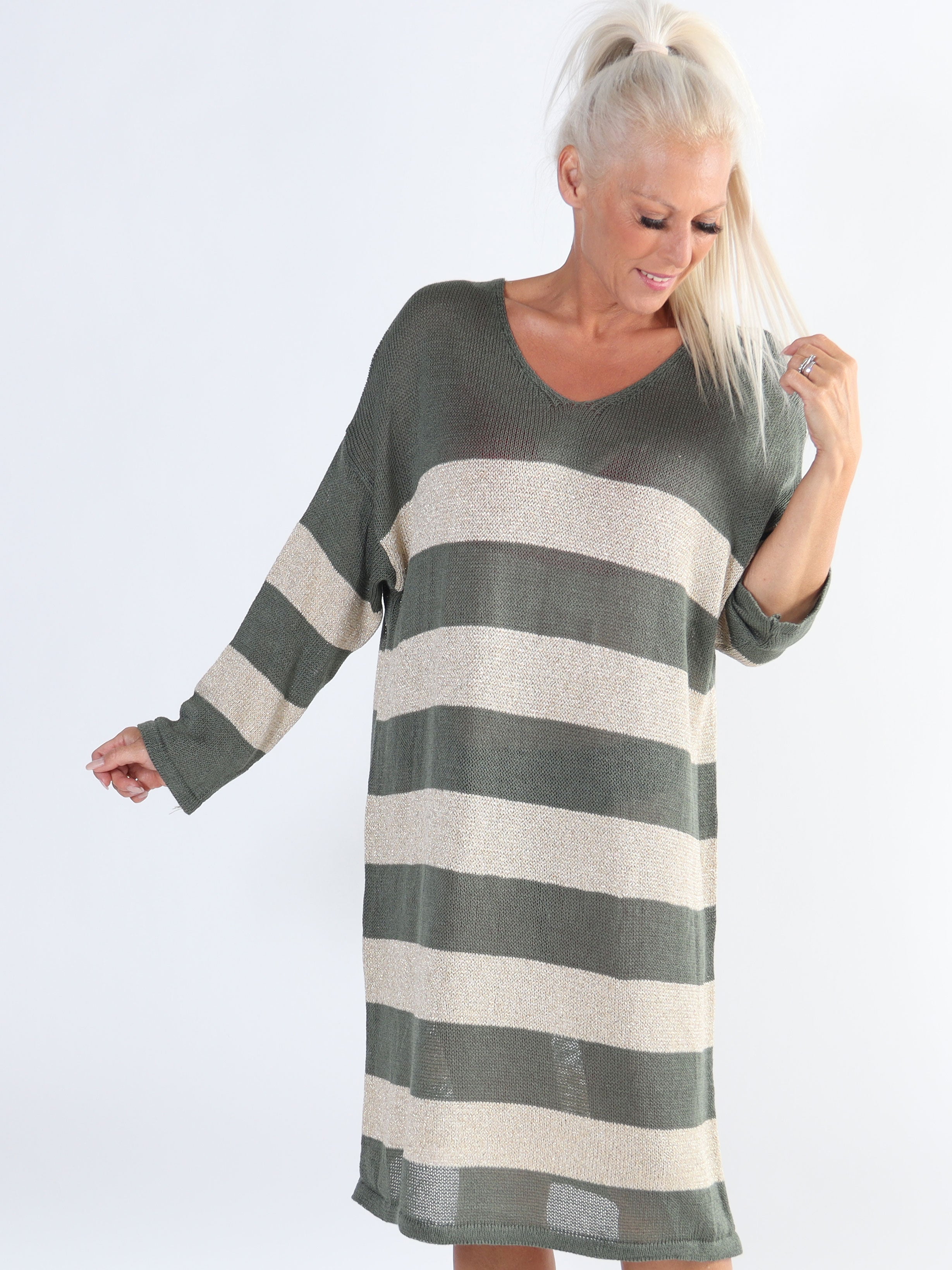 Dima Dress - Plus size strikkjole i viskose med guld striber