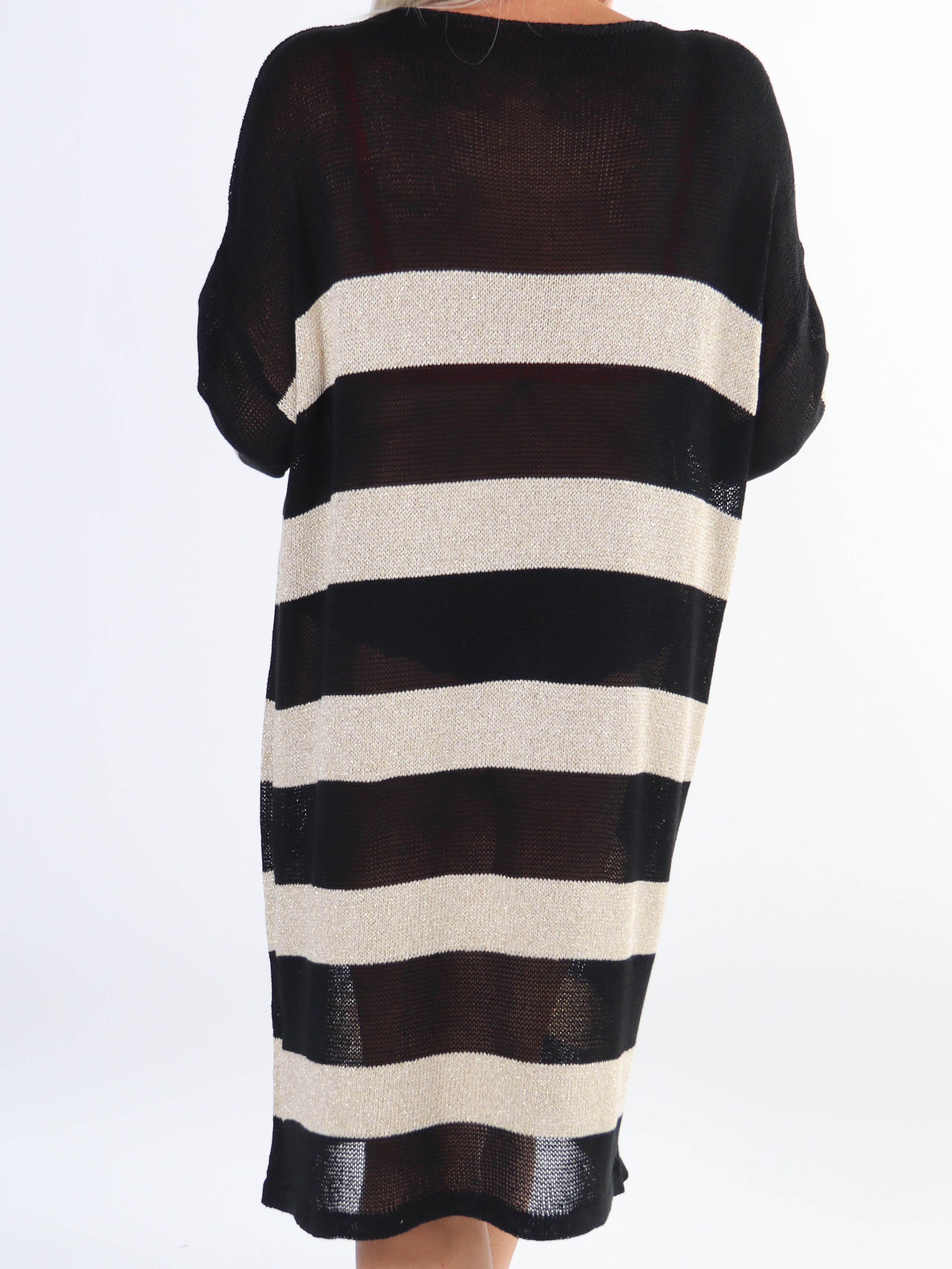 Dima Dress - Plus size strikkjole i viskose med guld striber