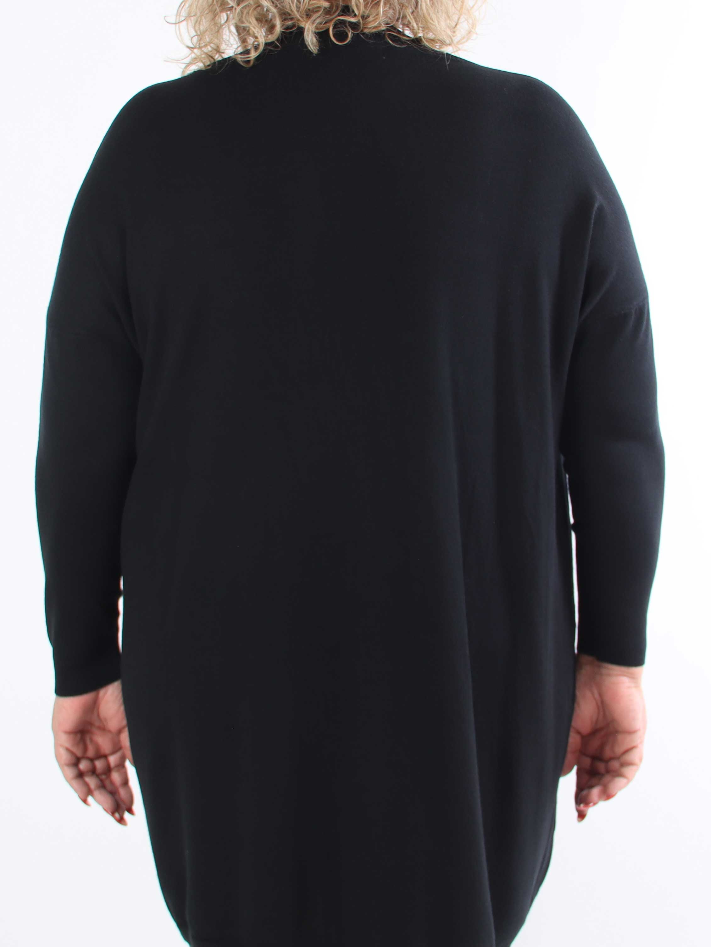 Dima - Blød plus size strikkjole med lommer