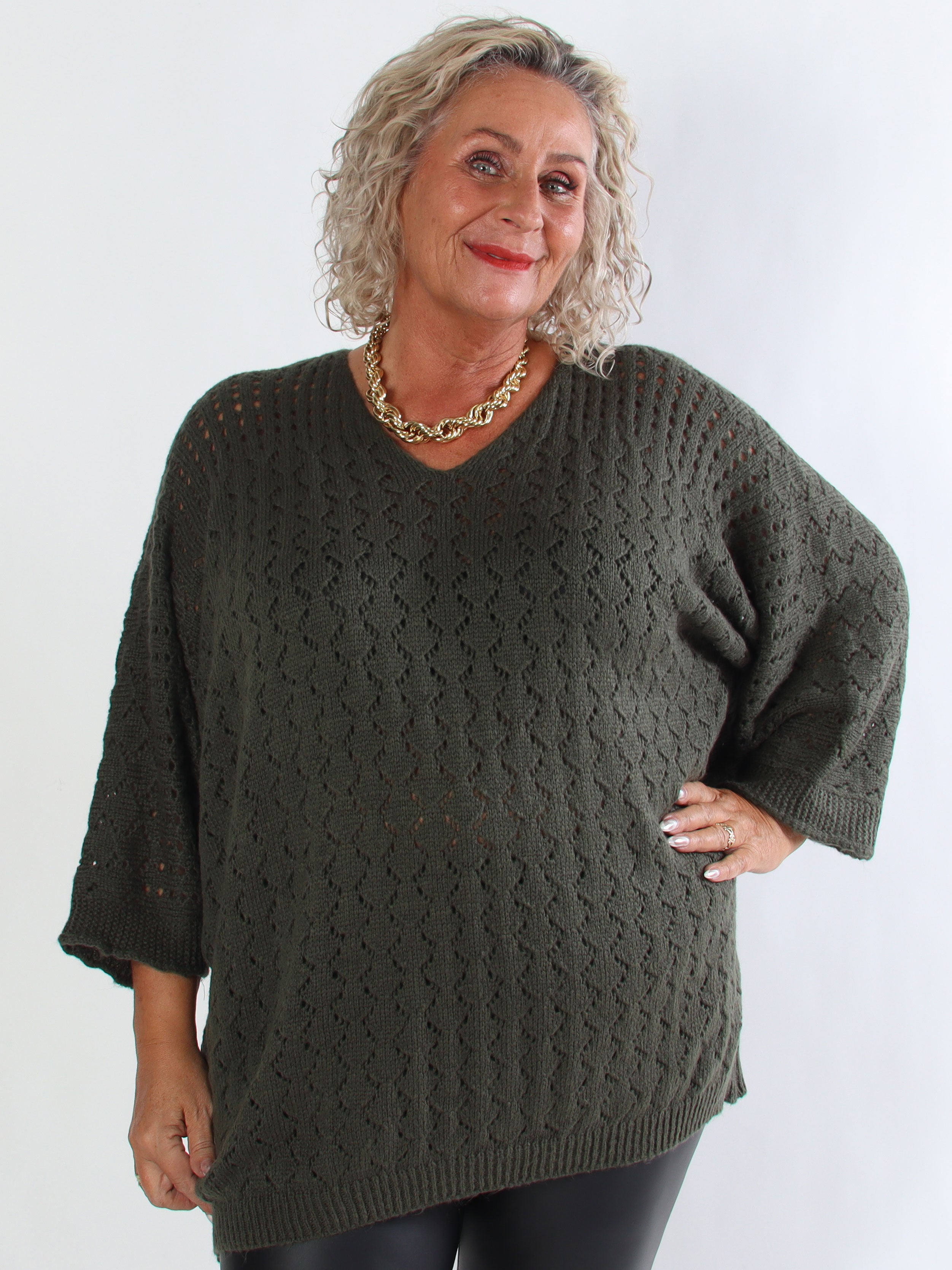 Disa - Plus size striktrøje med fint hullet mønster