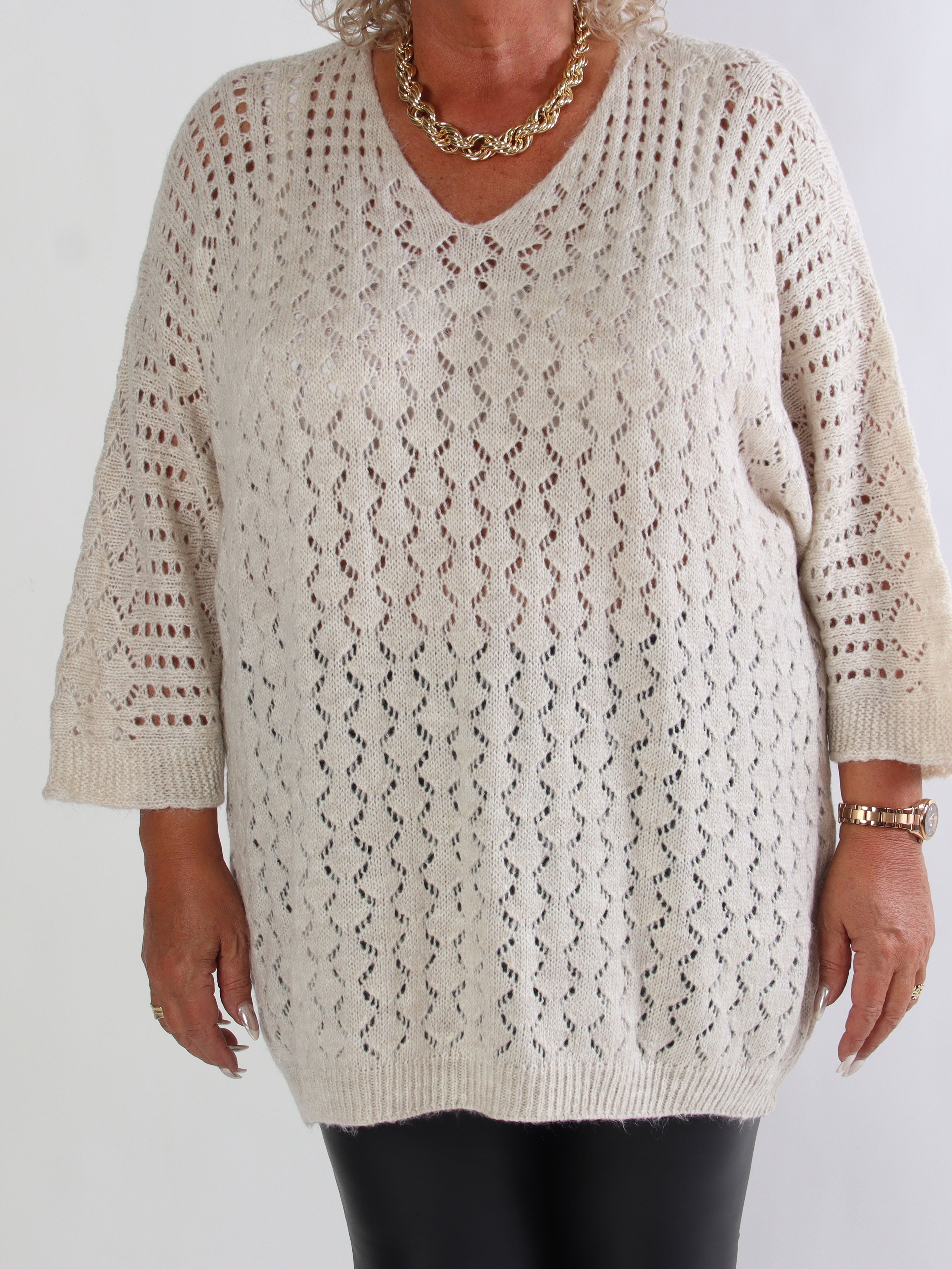 Disa - Plus size striktrøje med fint hullet mønster