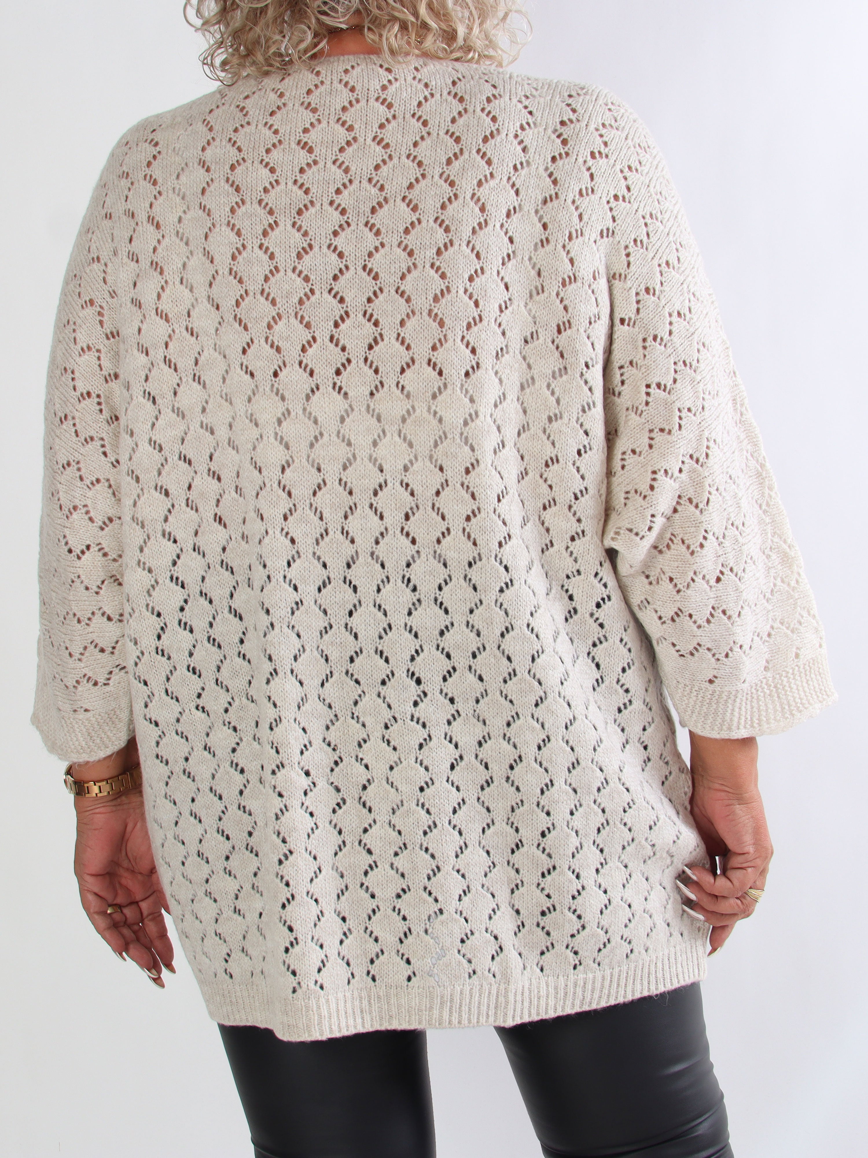 Disa - Plus size striktrøje med fint hullet mønster