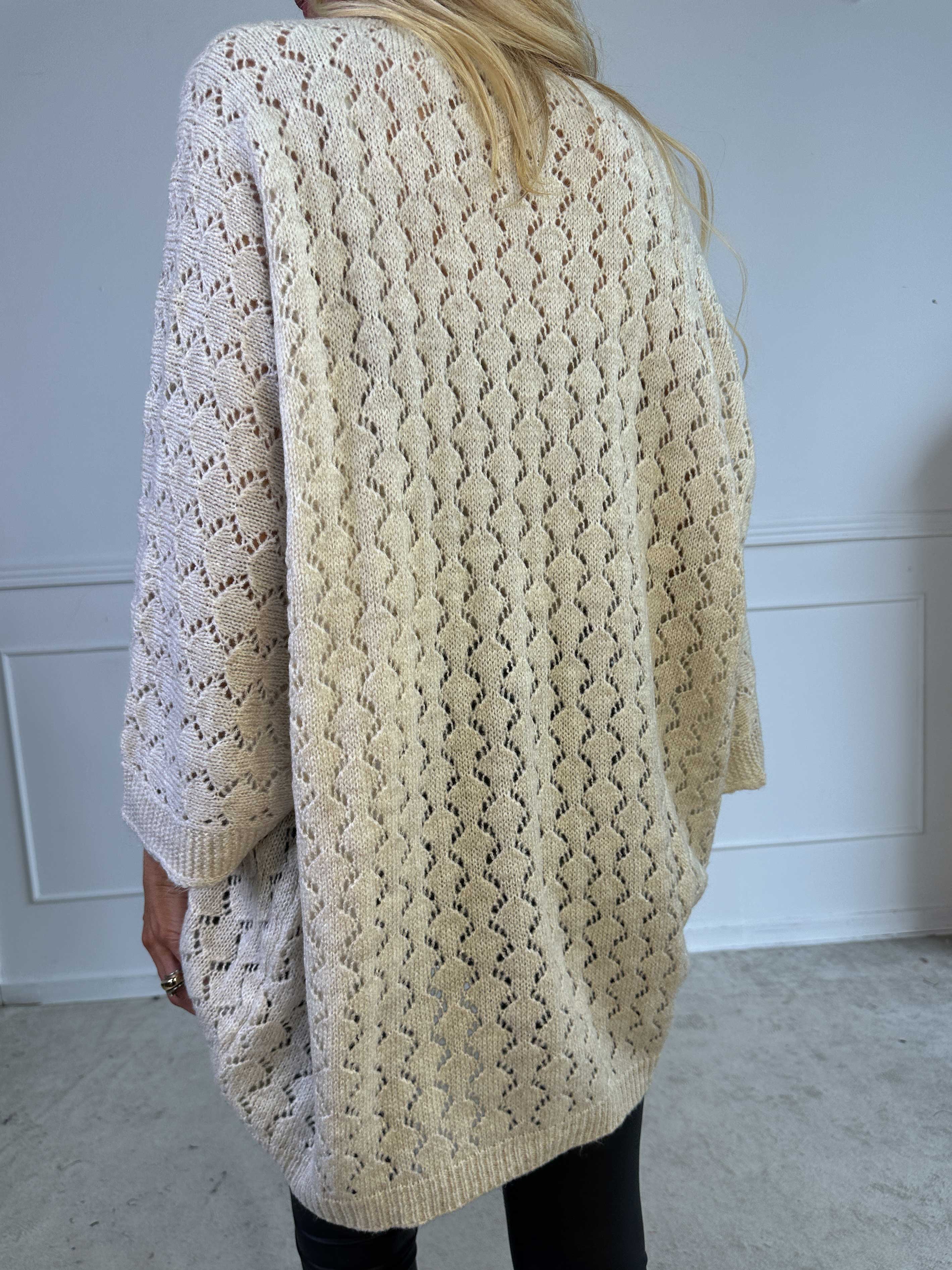 Disa - Striktrøje med fint hullet mønster