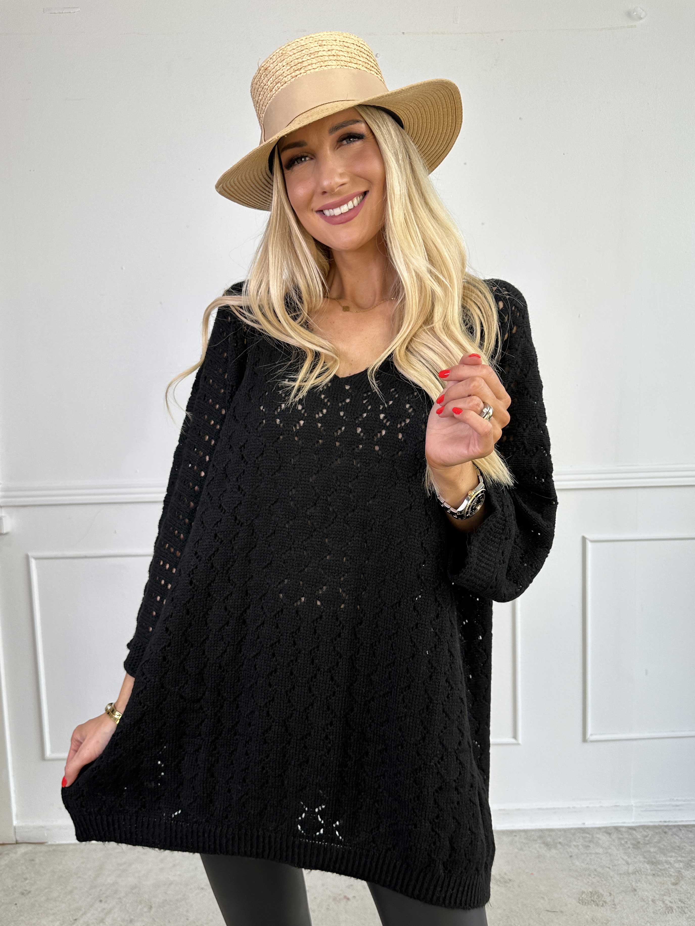 Disa - Striktrøje med fint hullet mønster