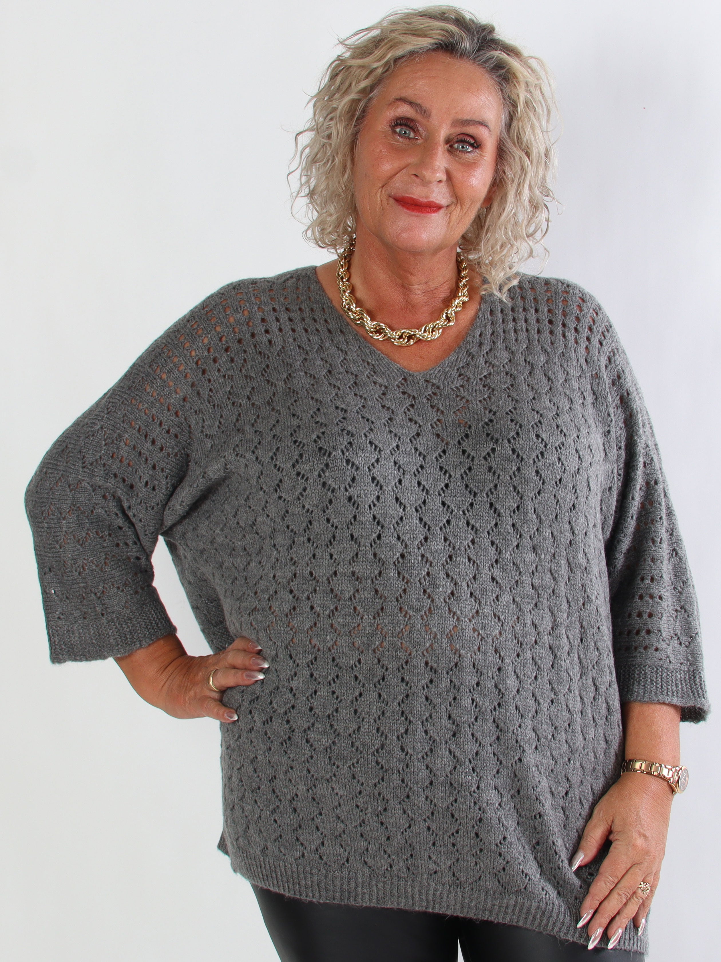 Disa - Plus size striktrøje med fint hullet mønster