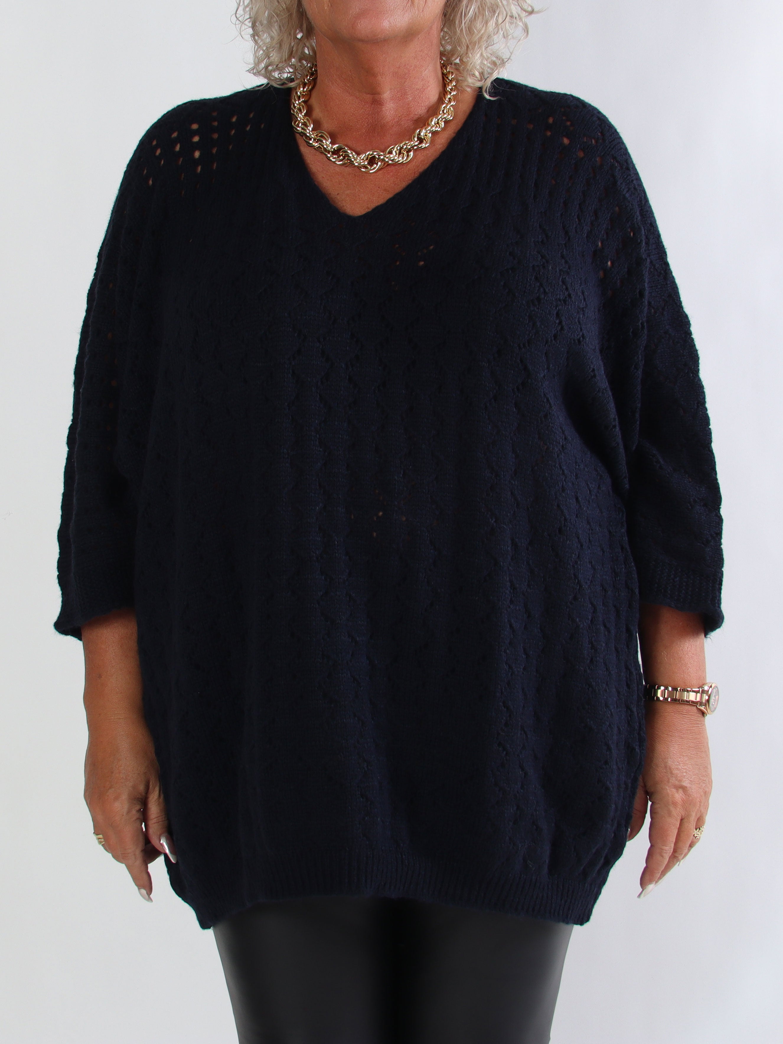Disa - Plus size striktrøje med fint hullet mønster