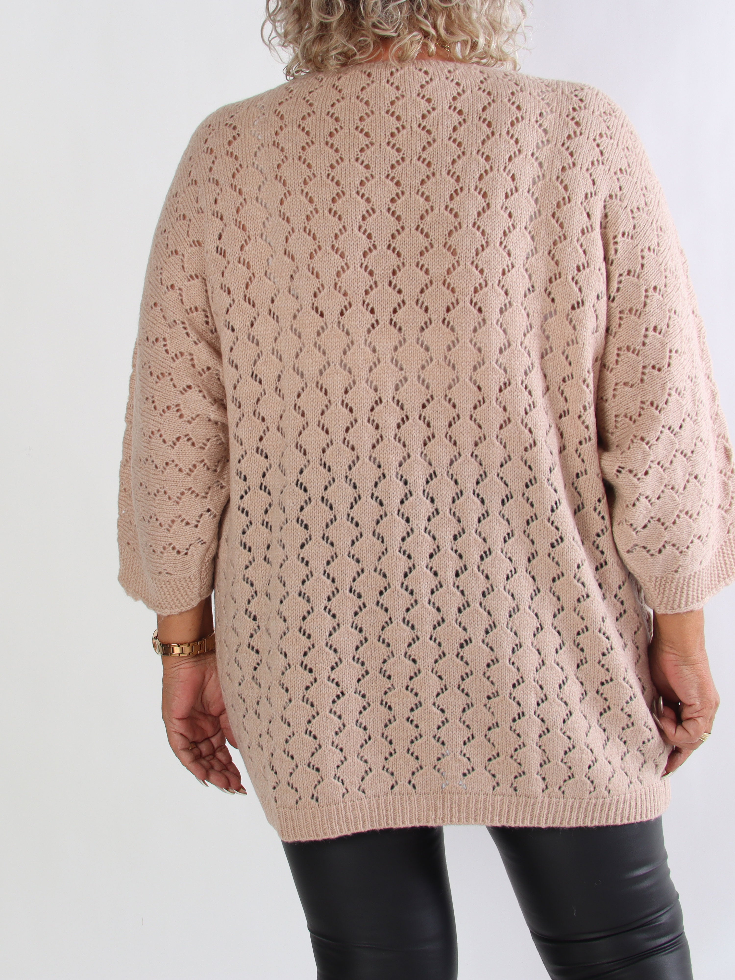 Disa - Plus size striktrøje med fint hullet mønster