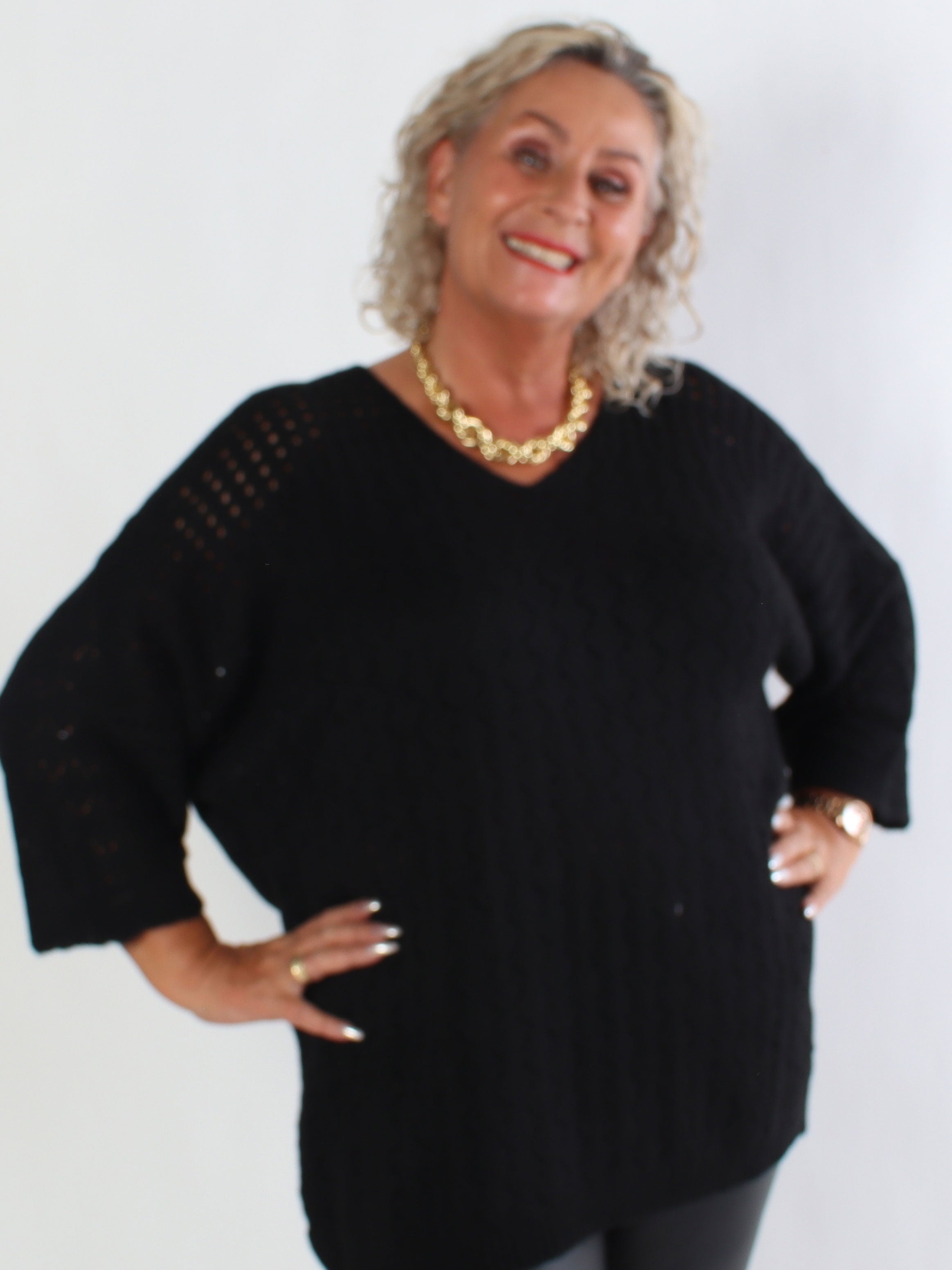 Disa - Plus size striktrøje med fint hullet mønster