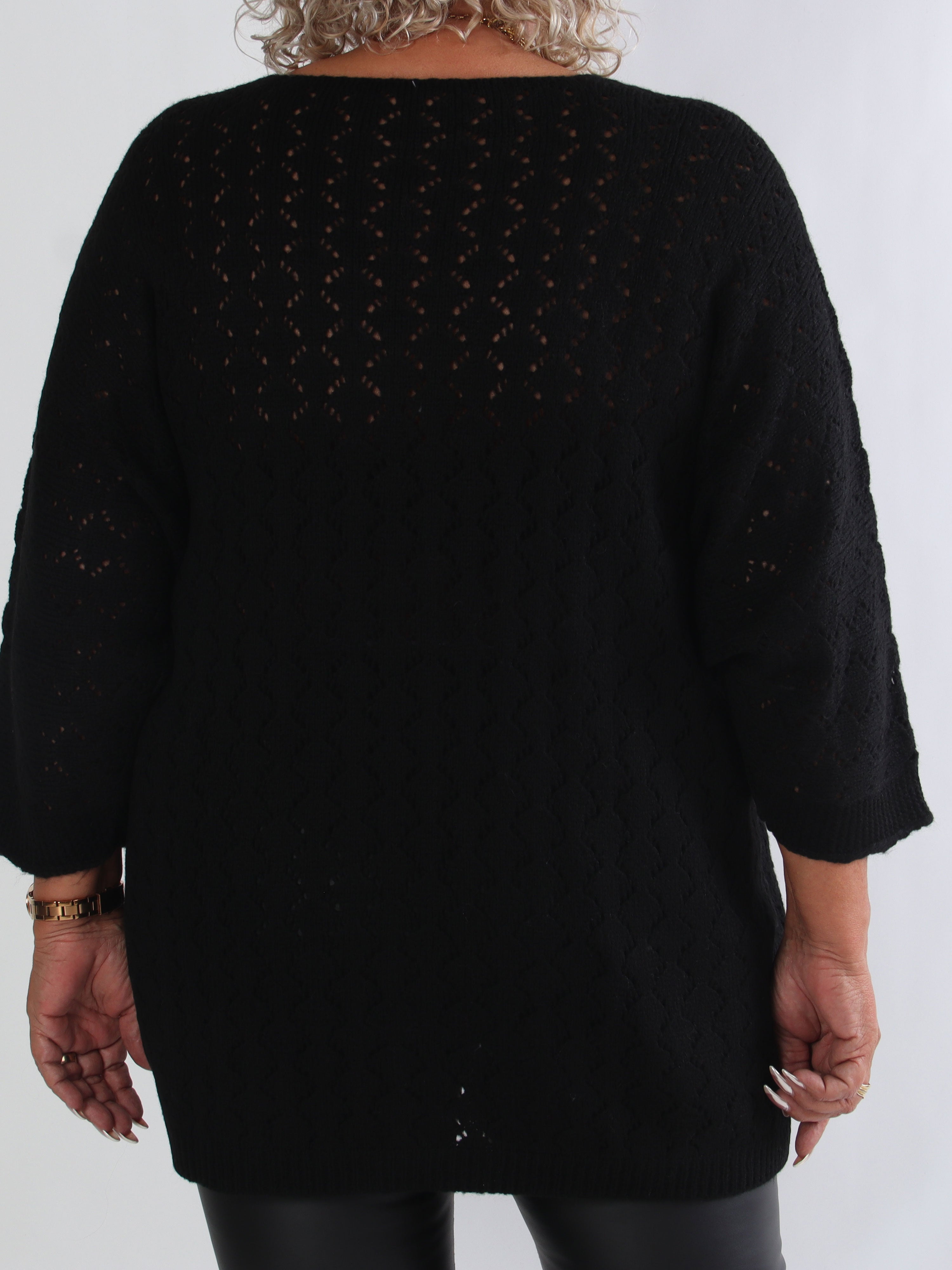 Disa - Plus size striktrøje med fint hullet mønster