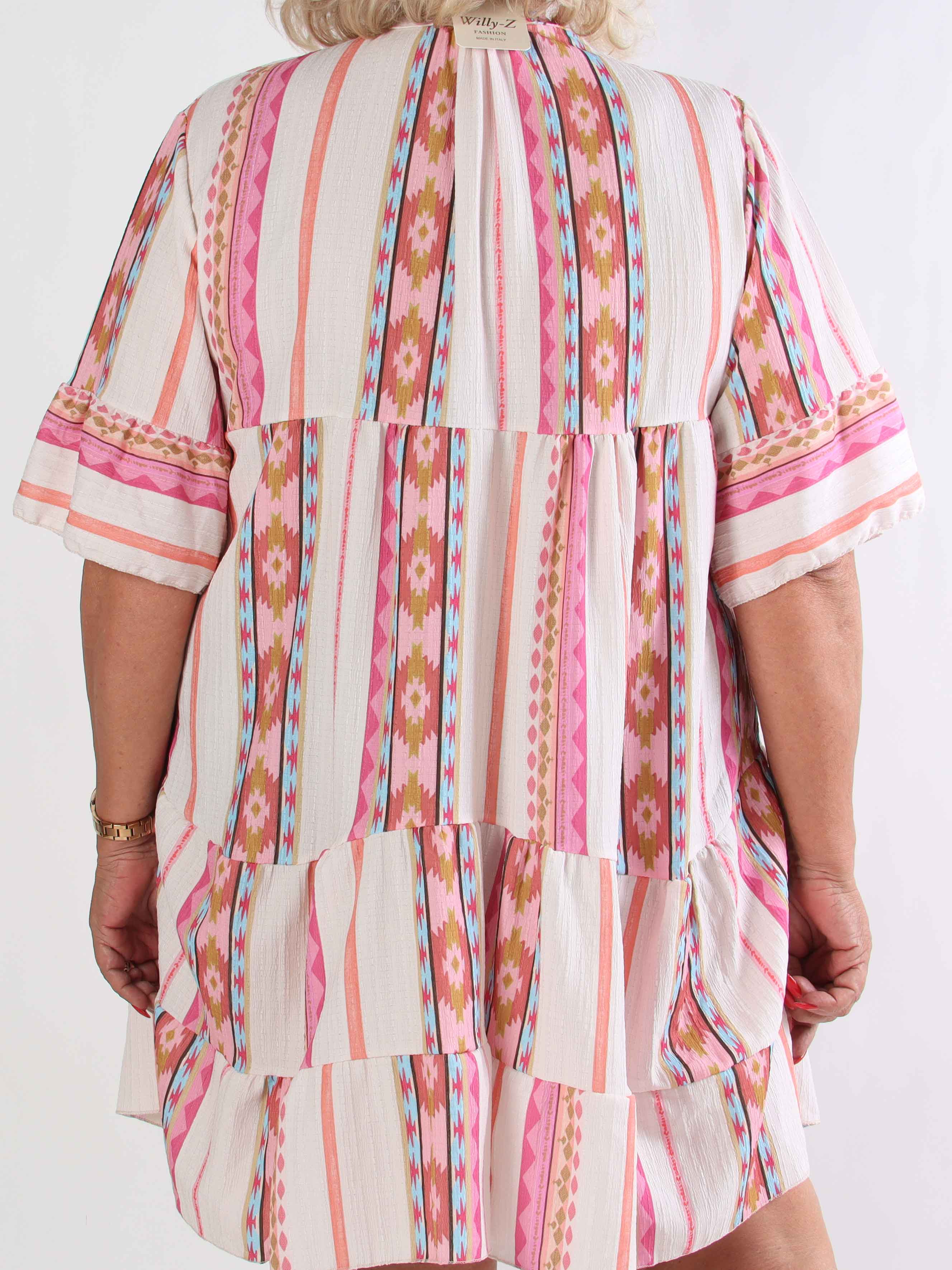 Dizzy - Mønstret kjole i viskose med knapper ved brystet