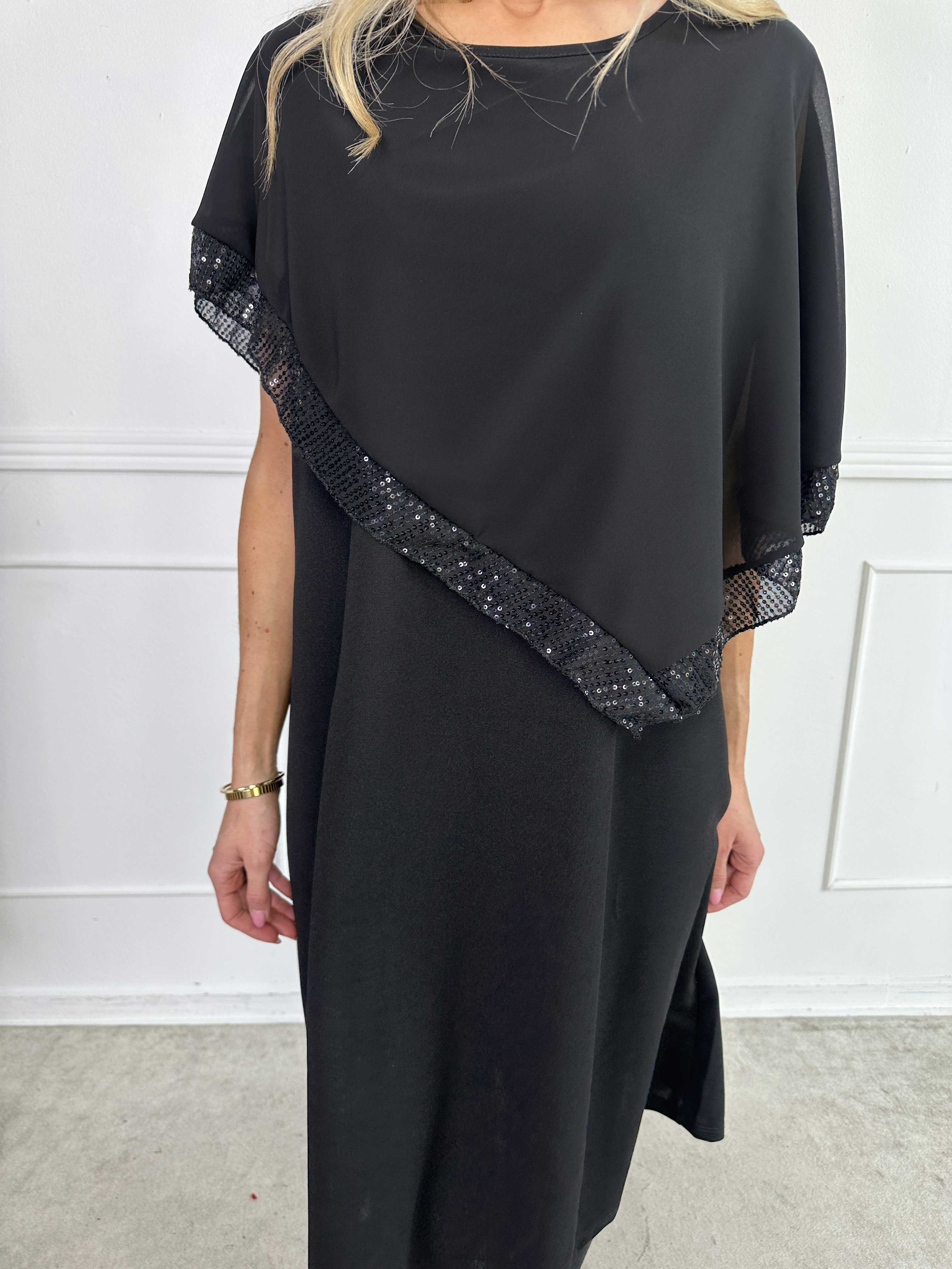 Dorta - Klassisk sort kjole med pailletdetaljer