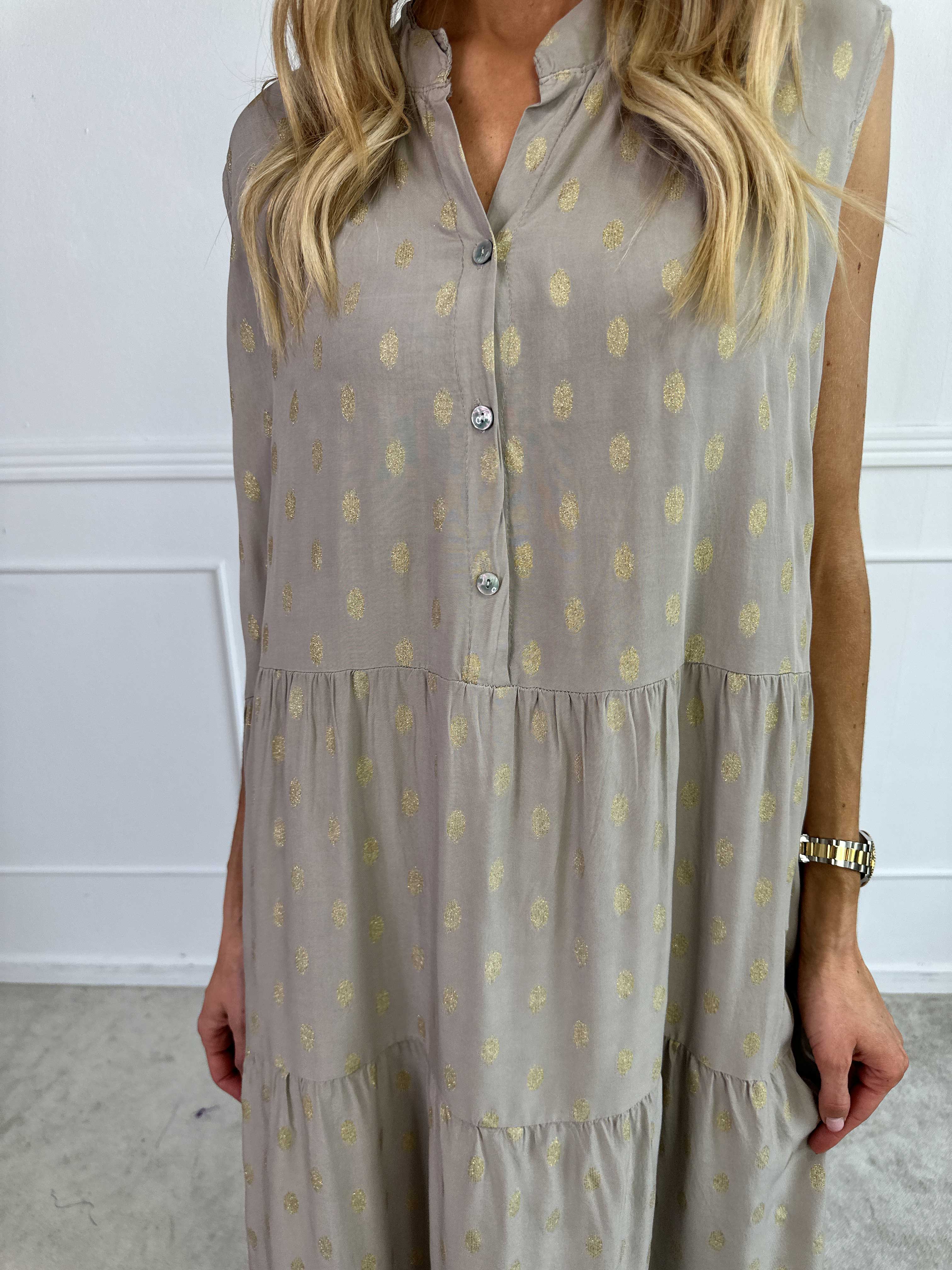 Dotti Gold Sleeveless - Kjole med lag på lag look i viskose