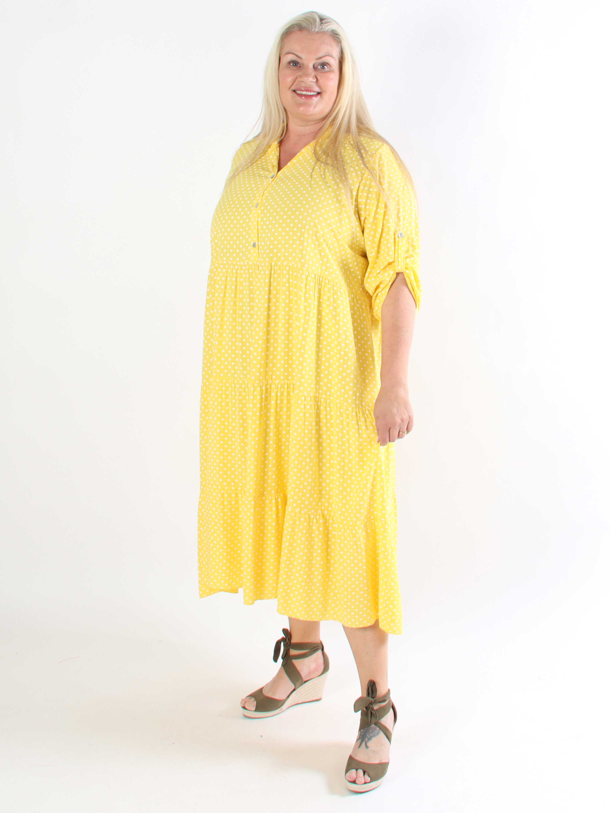 Dotti - Plus size kjole med lag på lag look i viskose