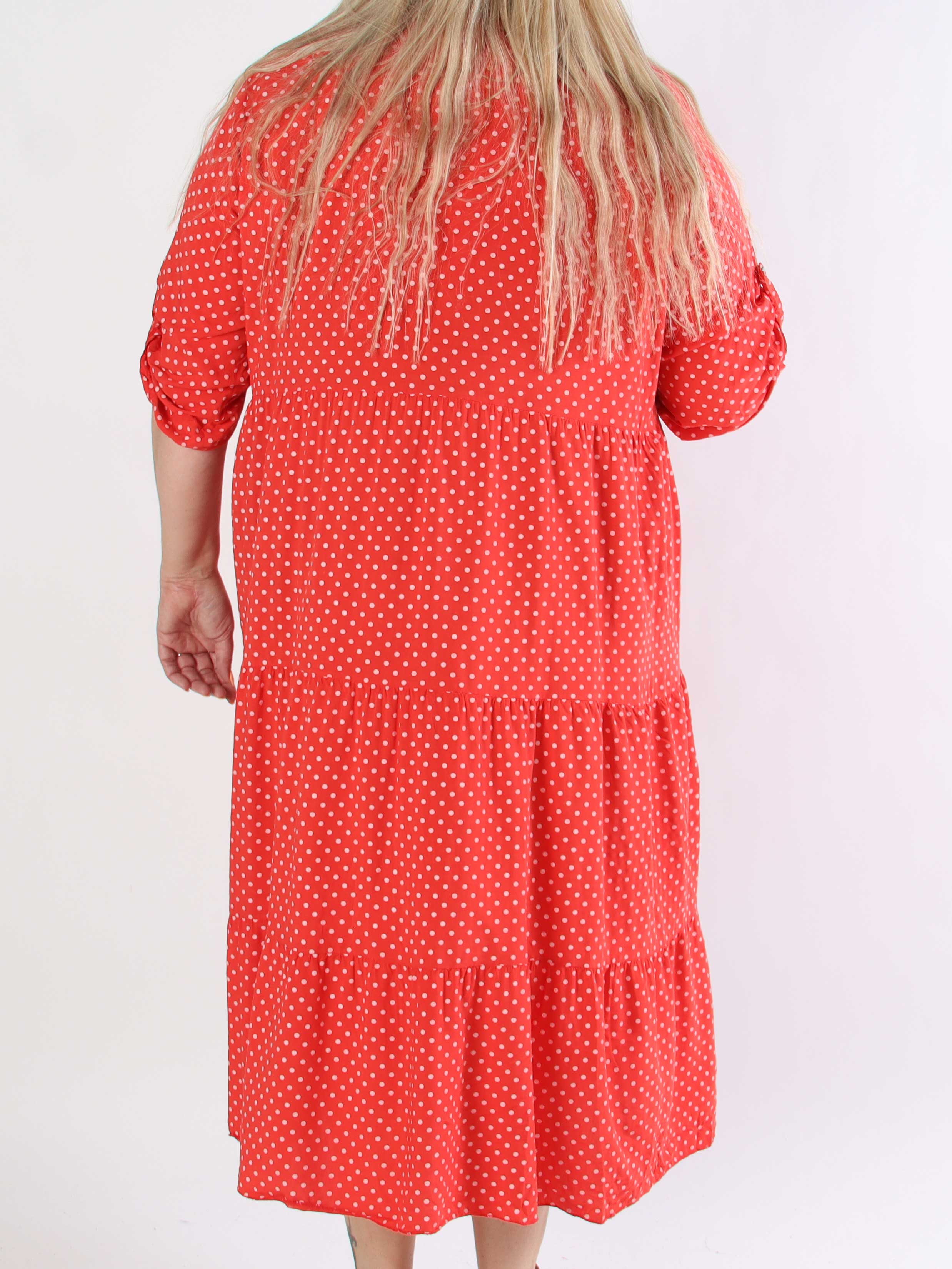 Dotti - Plus size kjole med lag på lag look i viskose