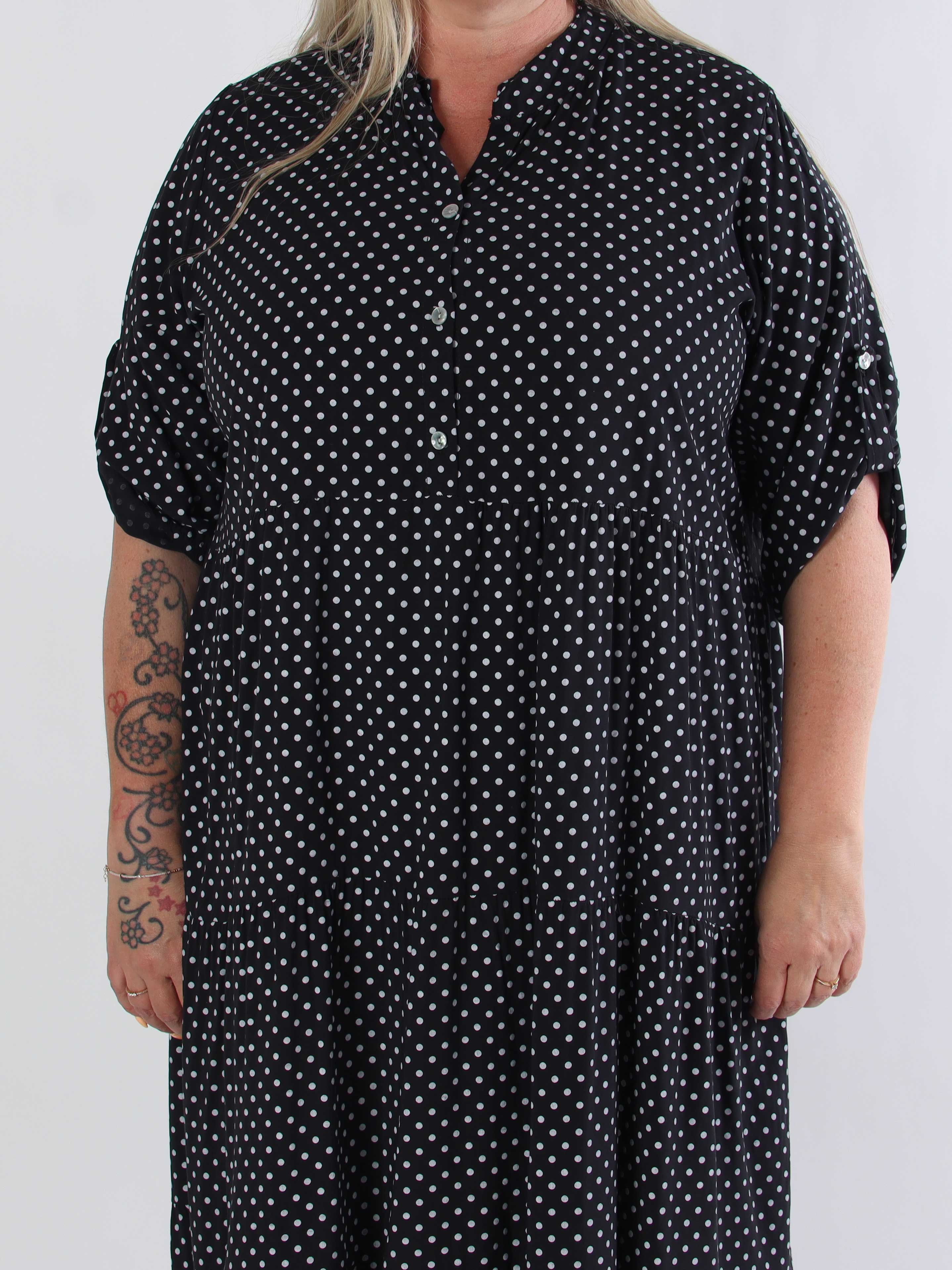 Dotti - Plus size kjole med lag på lag look i viskose