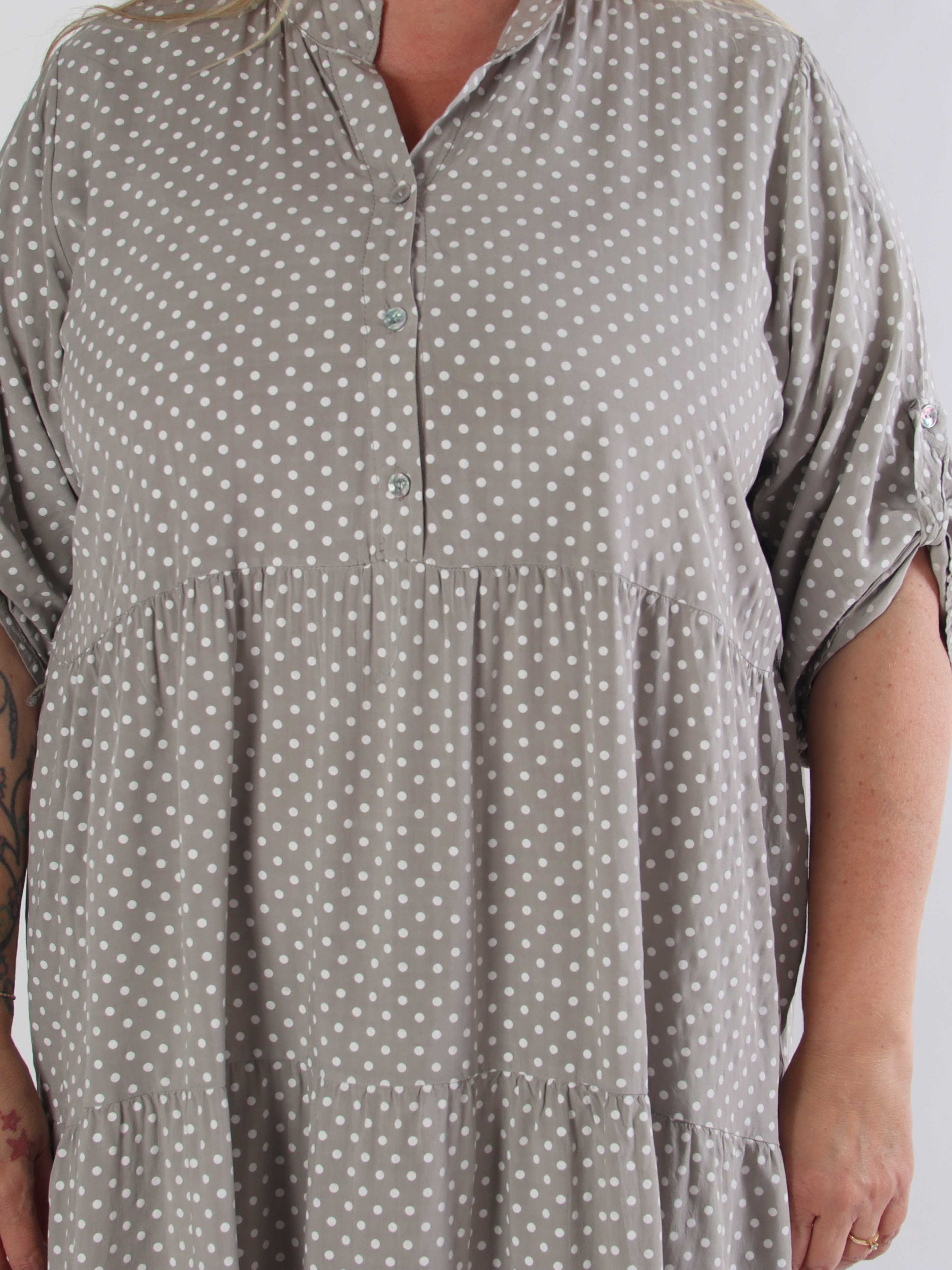 Dotti - Plus size kjole med lag på lag look i viskose