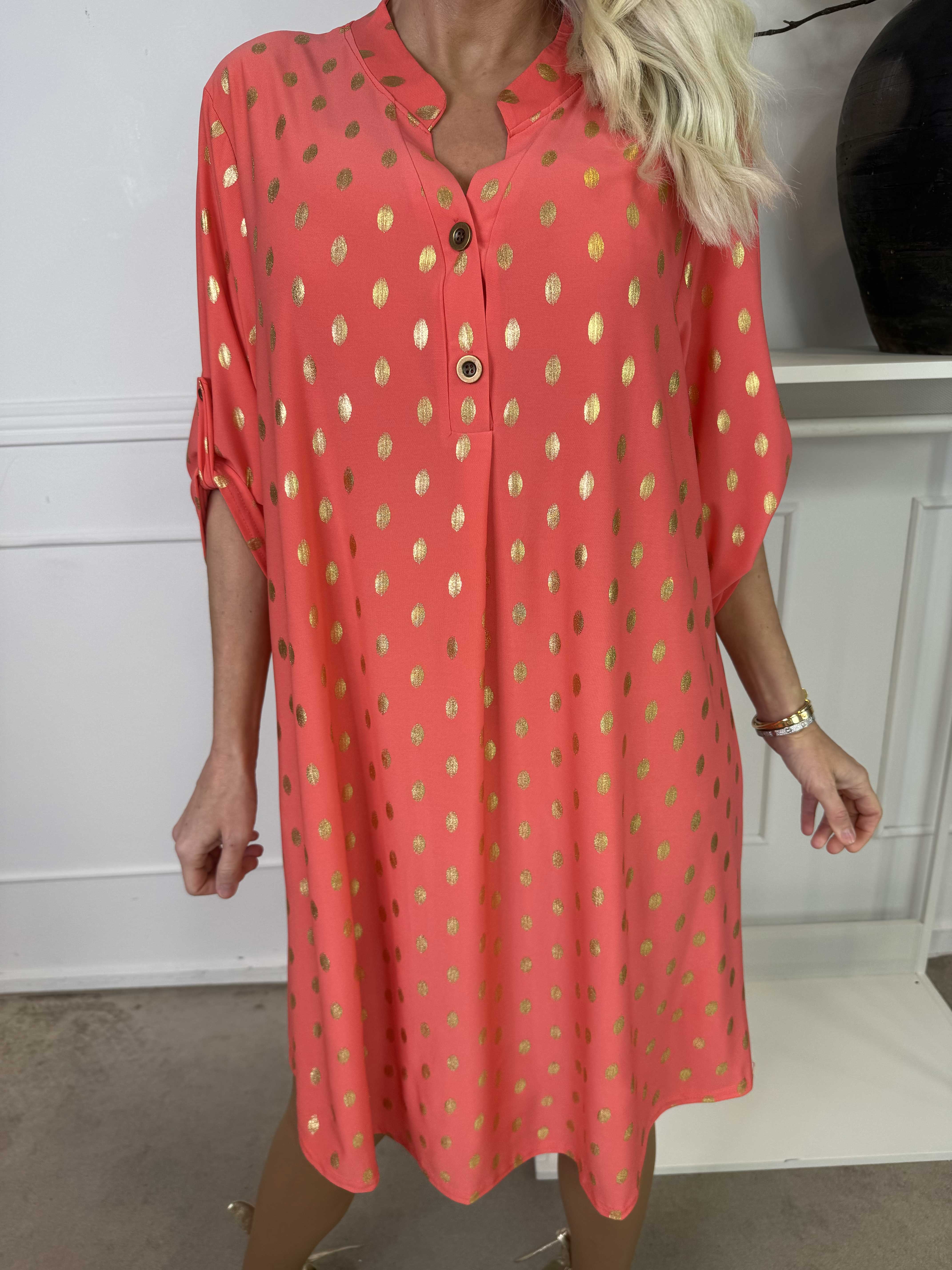 Ebba Gold Long - Elastisk kjole med guld prikker