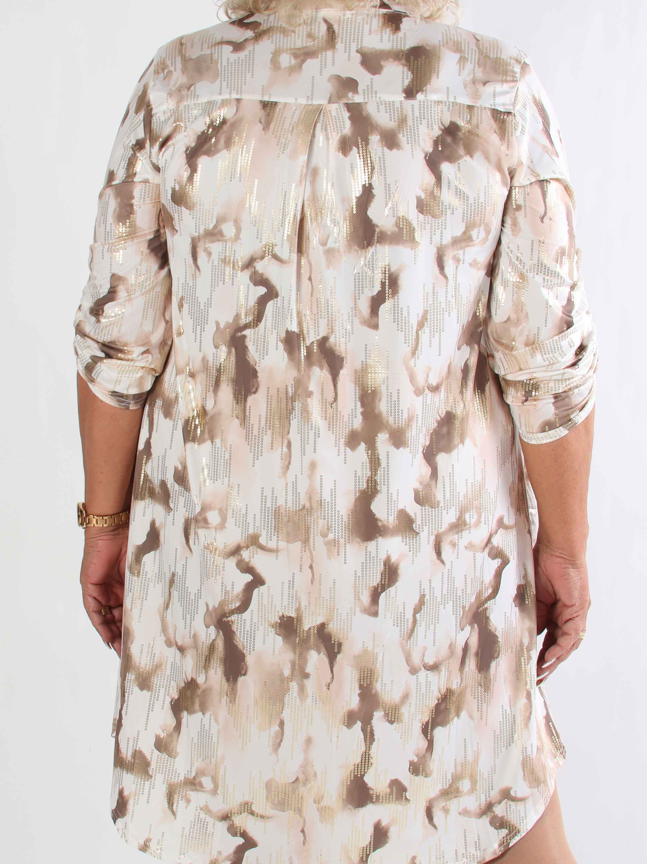 Ebba Batik Long - Elastisk flerfarvet plus size kjole med guld detaljer