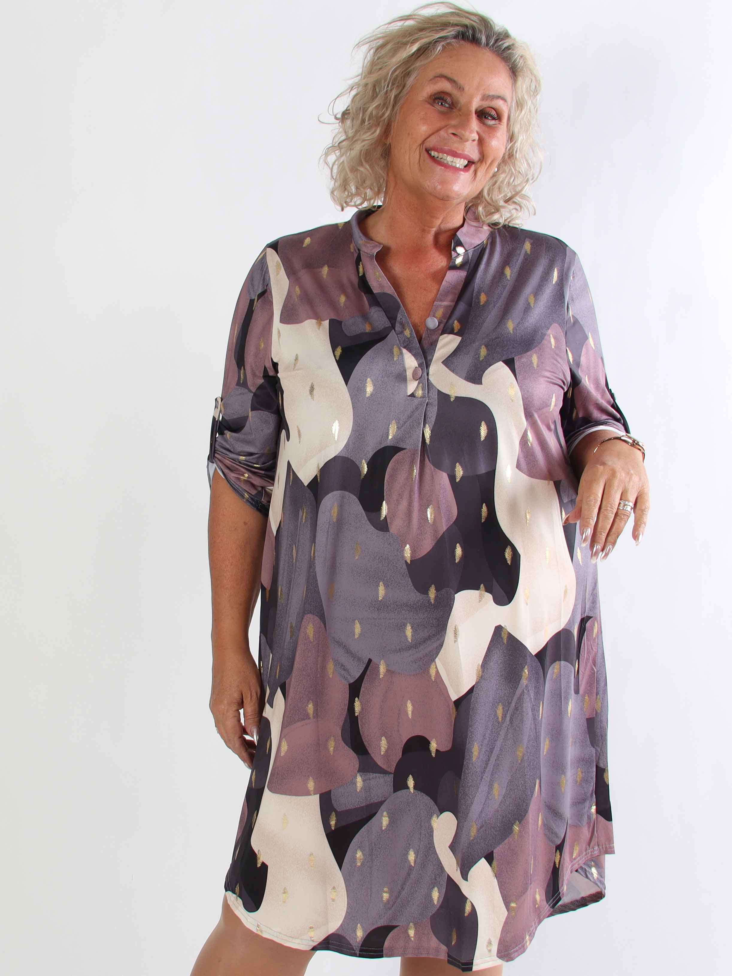 Ebba Glow Gold - Flerfarvet elastisk plus size kjole med guld detaljer