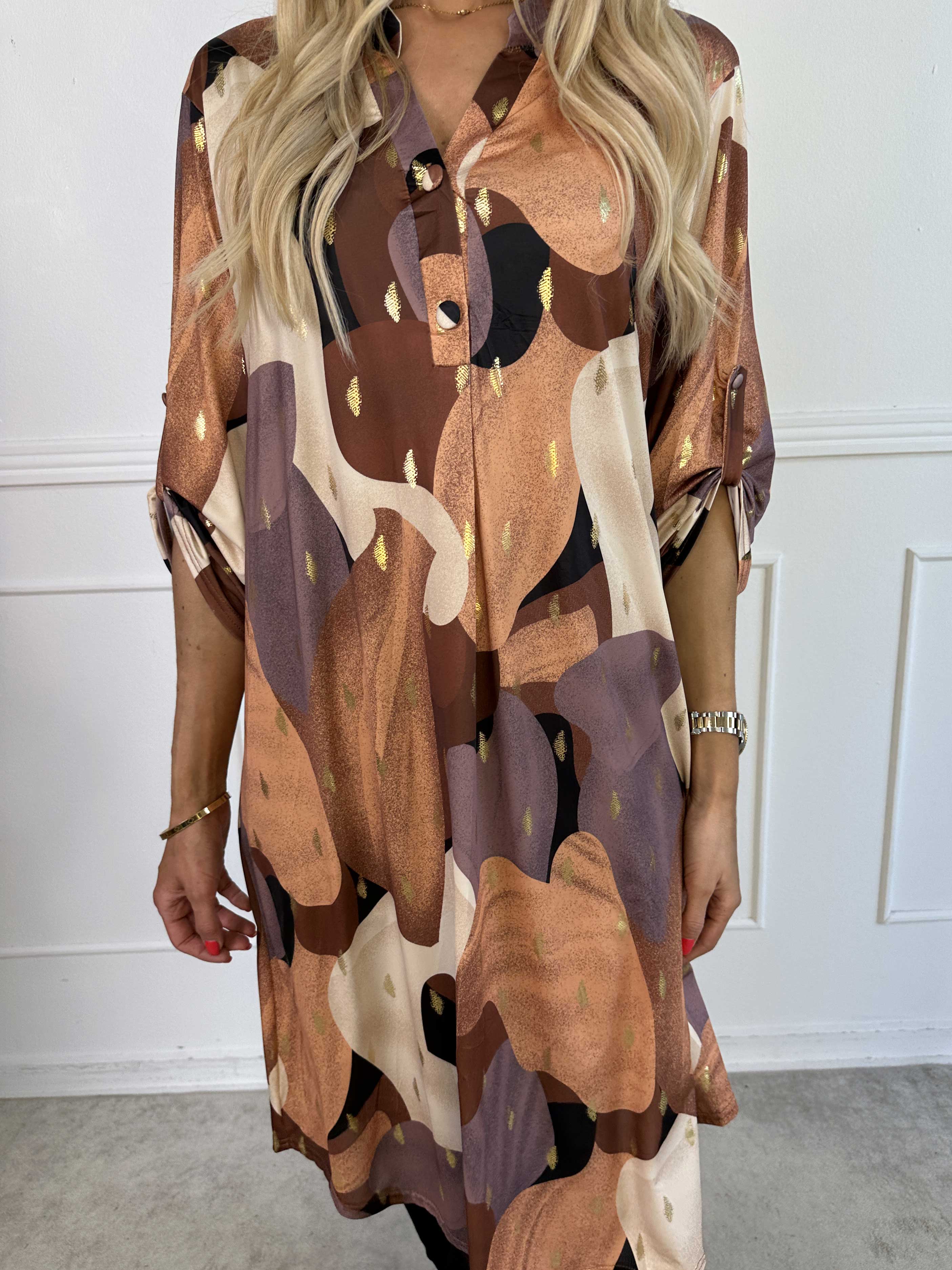 Ebba Glow Gold - Flerfarvet elastisk kjole med guld detaljer