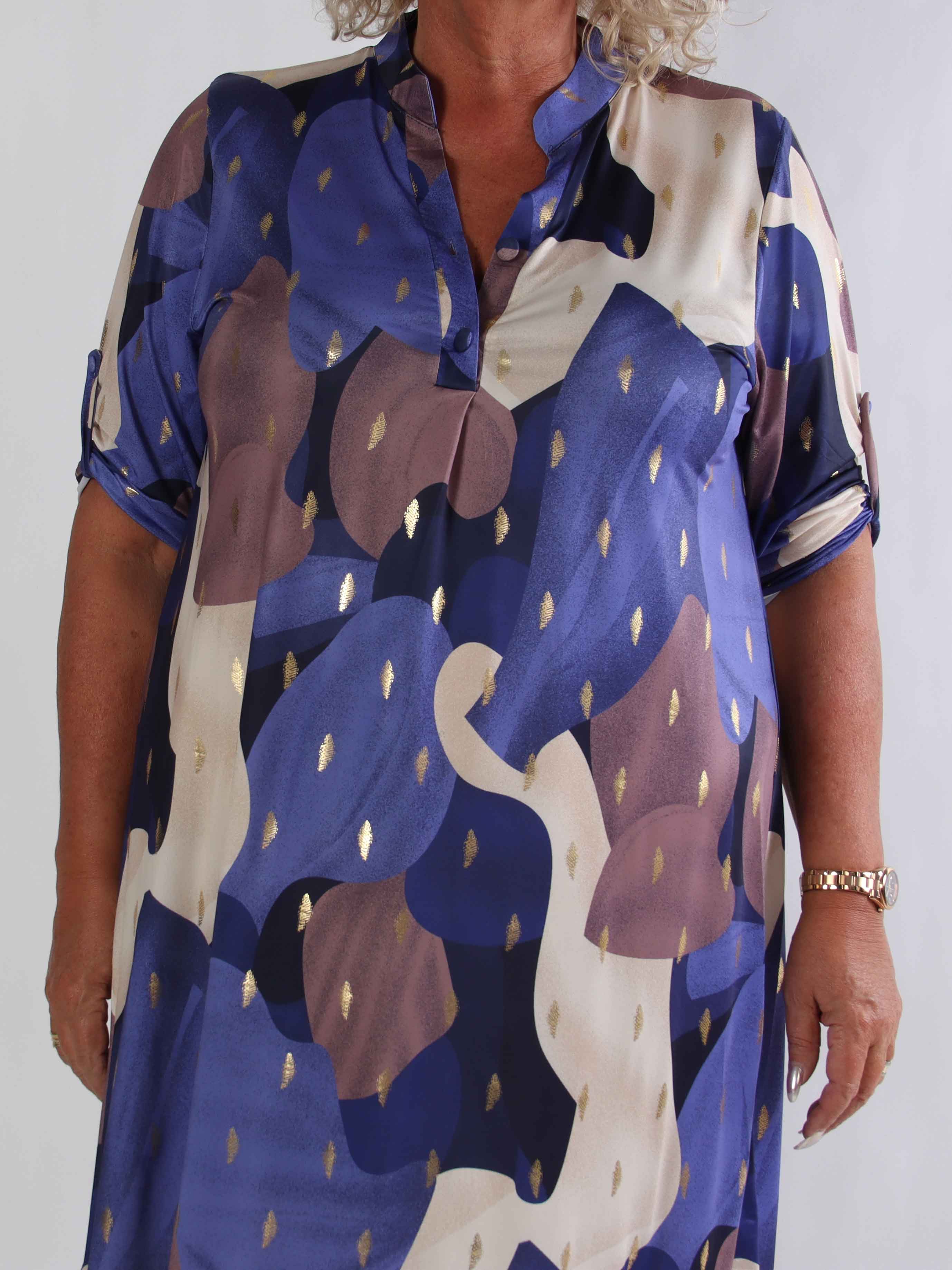 Ebba Glow Gold - Flerfarvet elastisk plus size kjole med guld detaljer