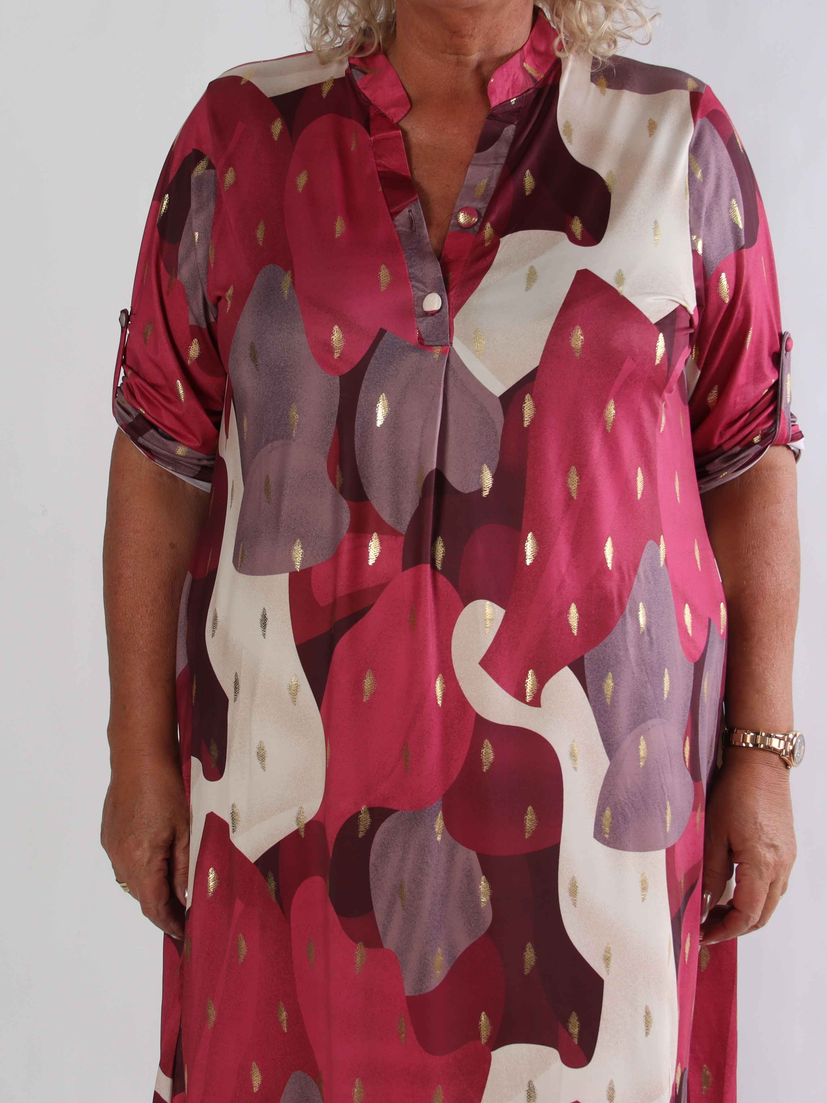 Ebba Glow Gold - Flerfarvet elastisk plus size kjole med guld detaljer