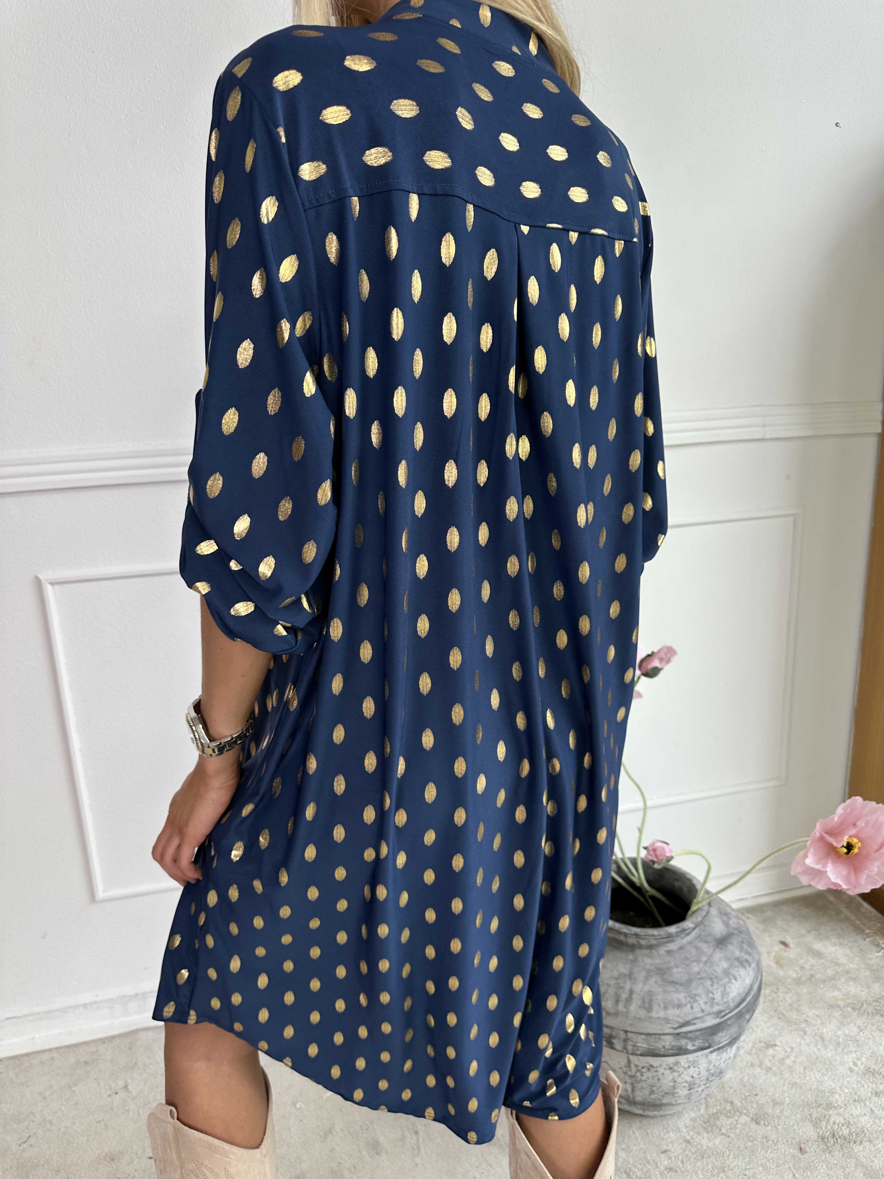 Ebba Gold Long - Elastisk kjole med guld prikker