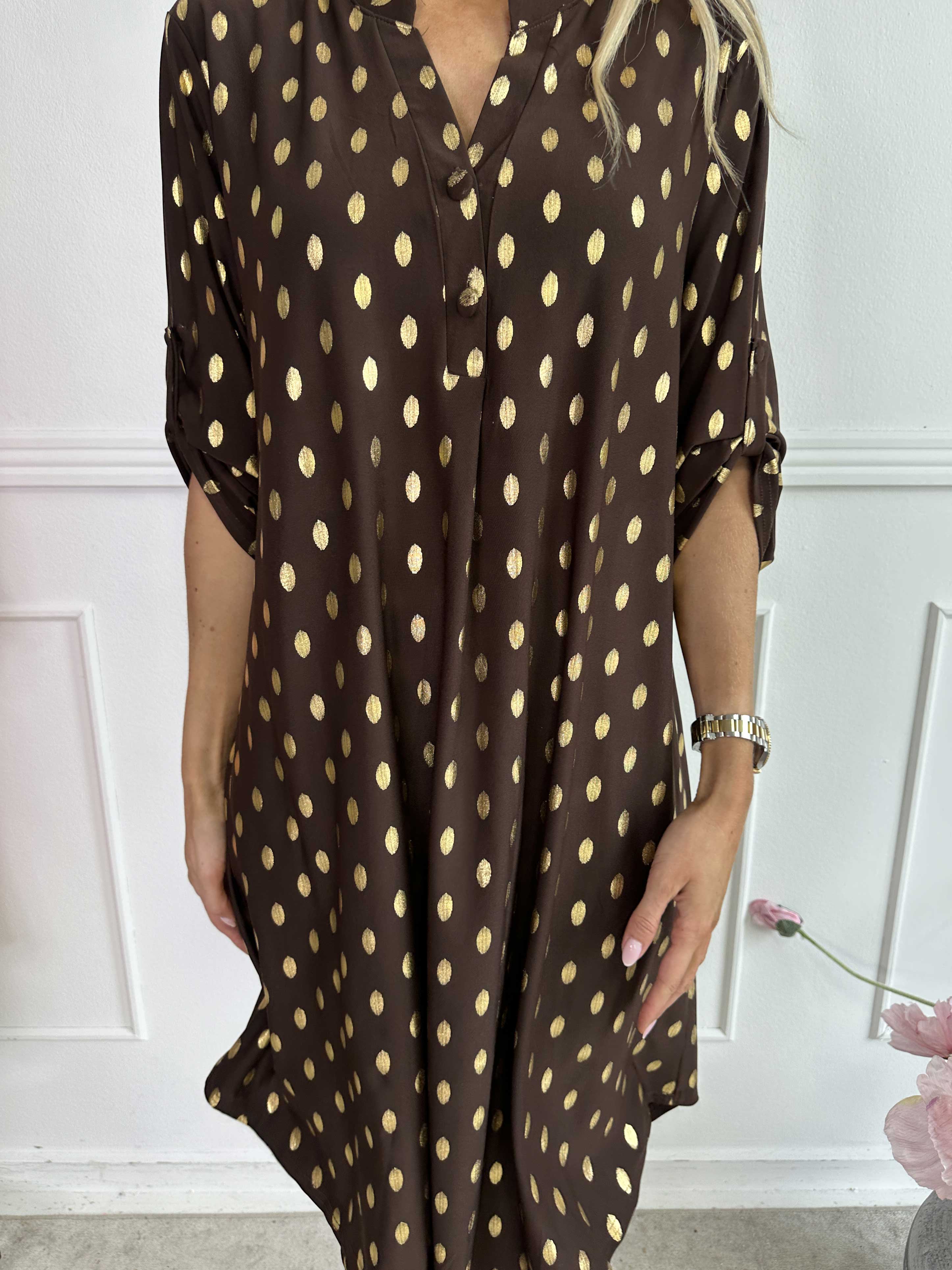 Ebba Gold Long - Elastisk kjole med guld prikker