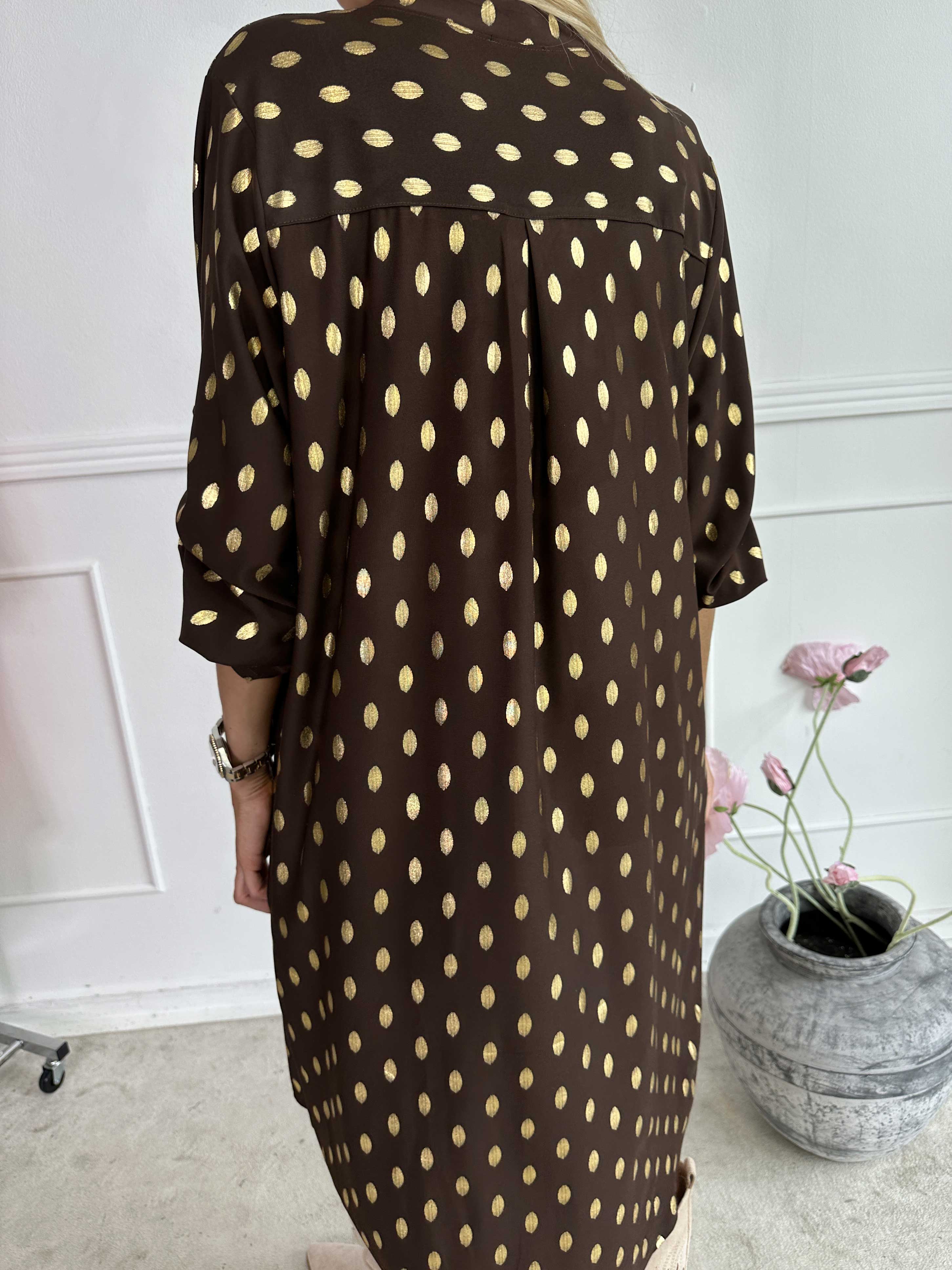 Ebba Gold Long - Elastisk kjole med guld prikker