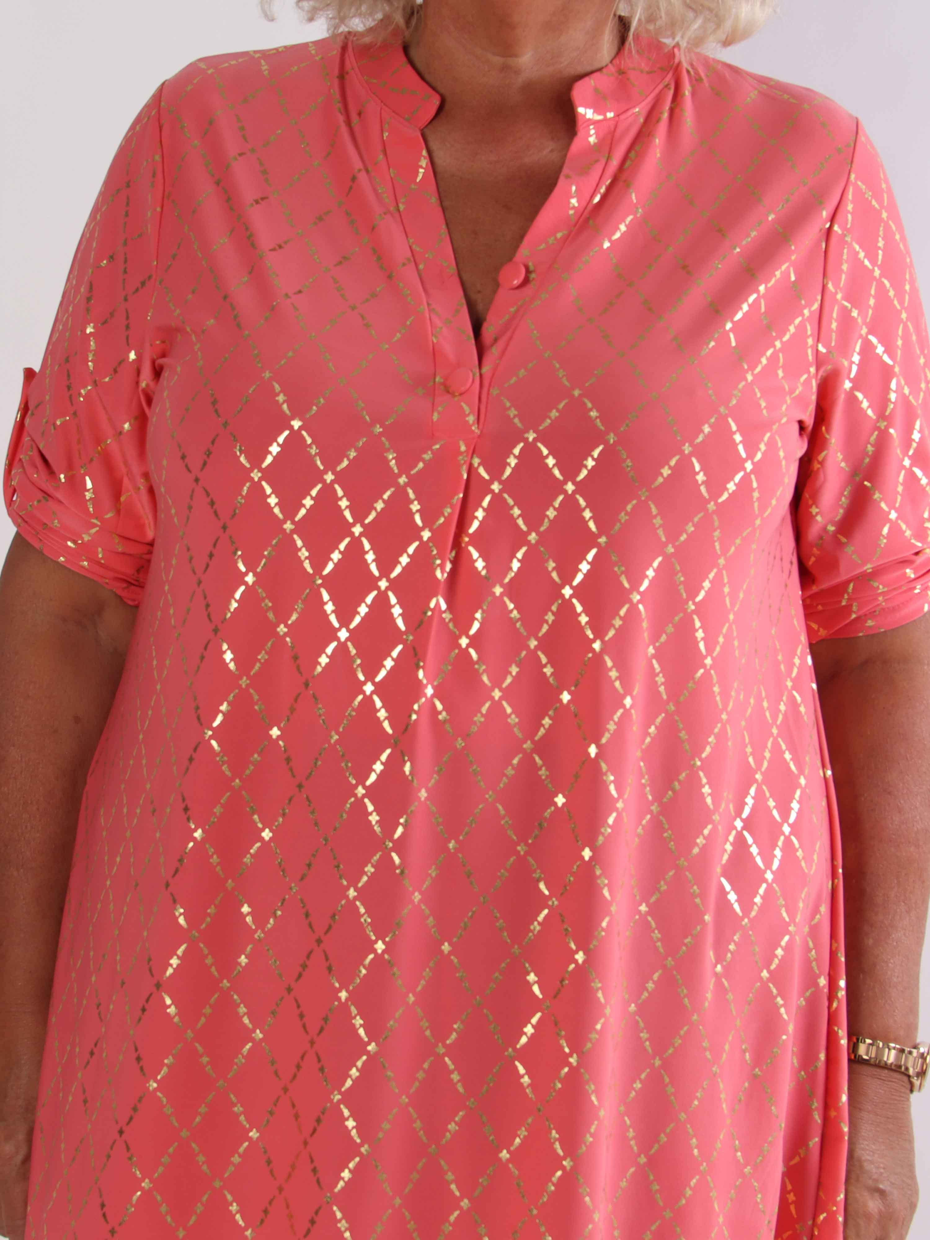 Ebba Gold Check Long - Elastisk plus size kjole med guld detaljer