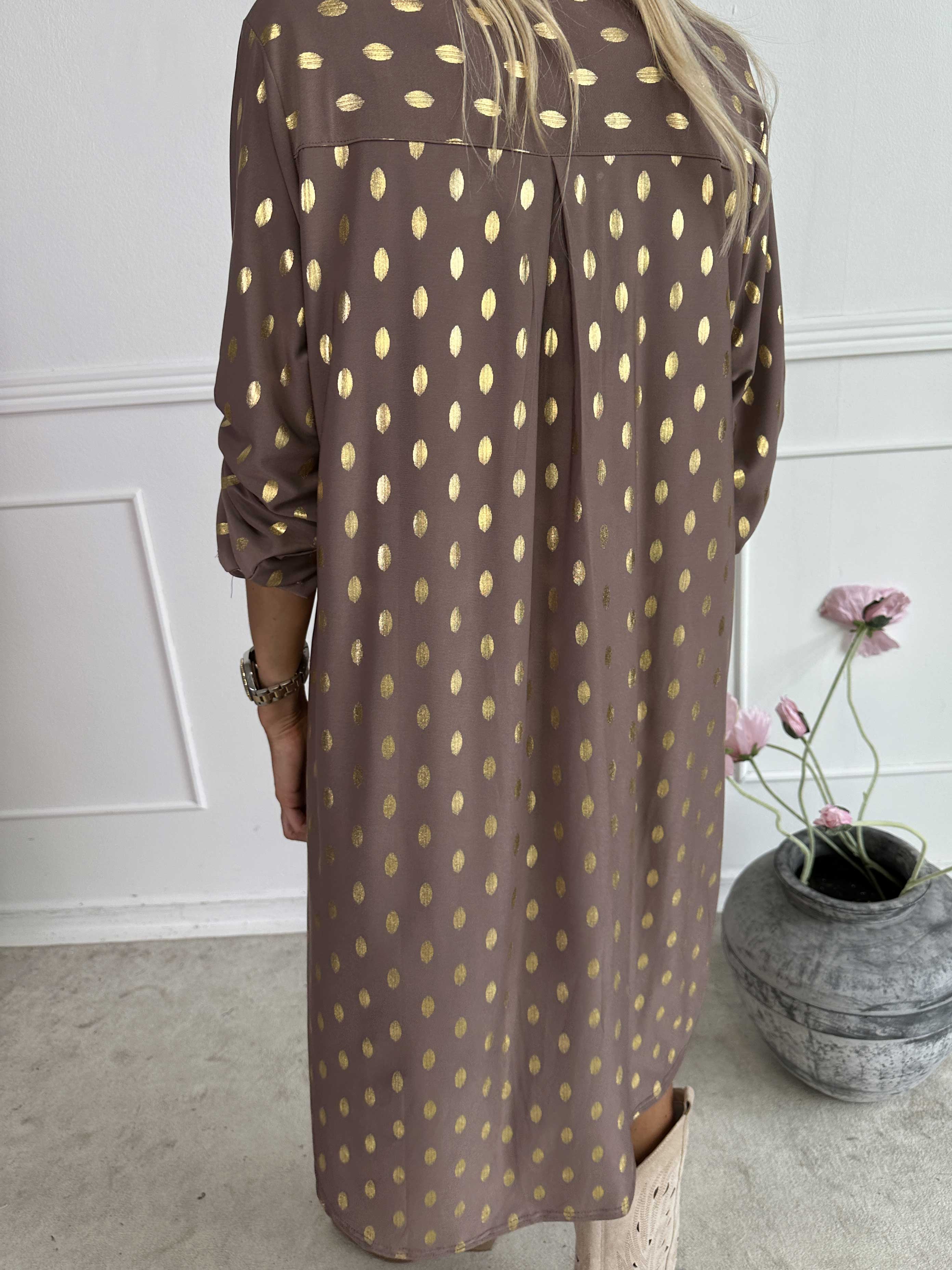 Ebba Gold Long - Elastisk kjole med guld prikker