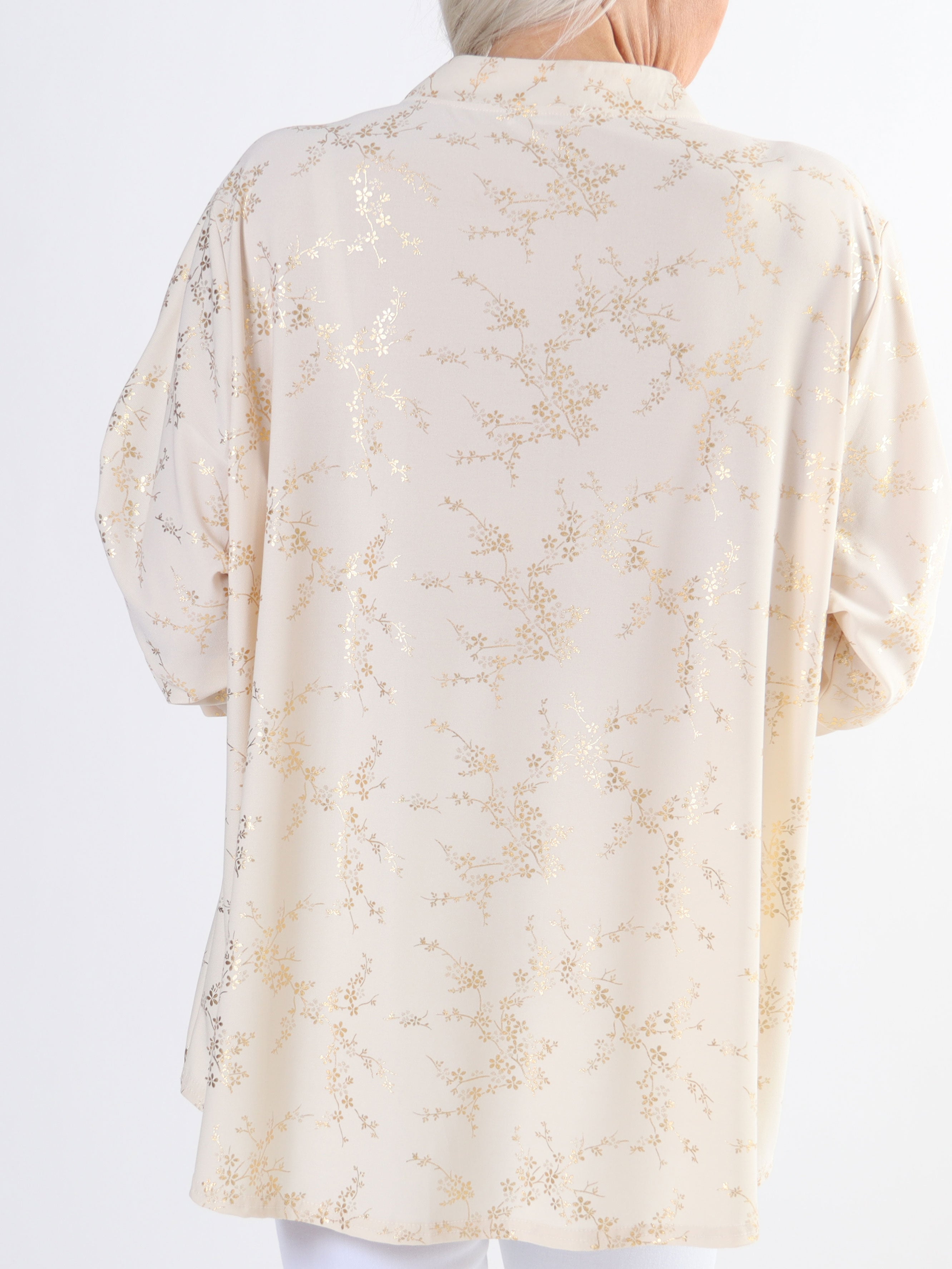 Ebba Gold - Sød plus size bluse i elastisk stof med gulddetaljer