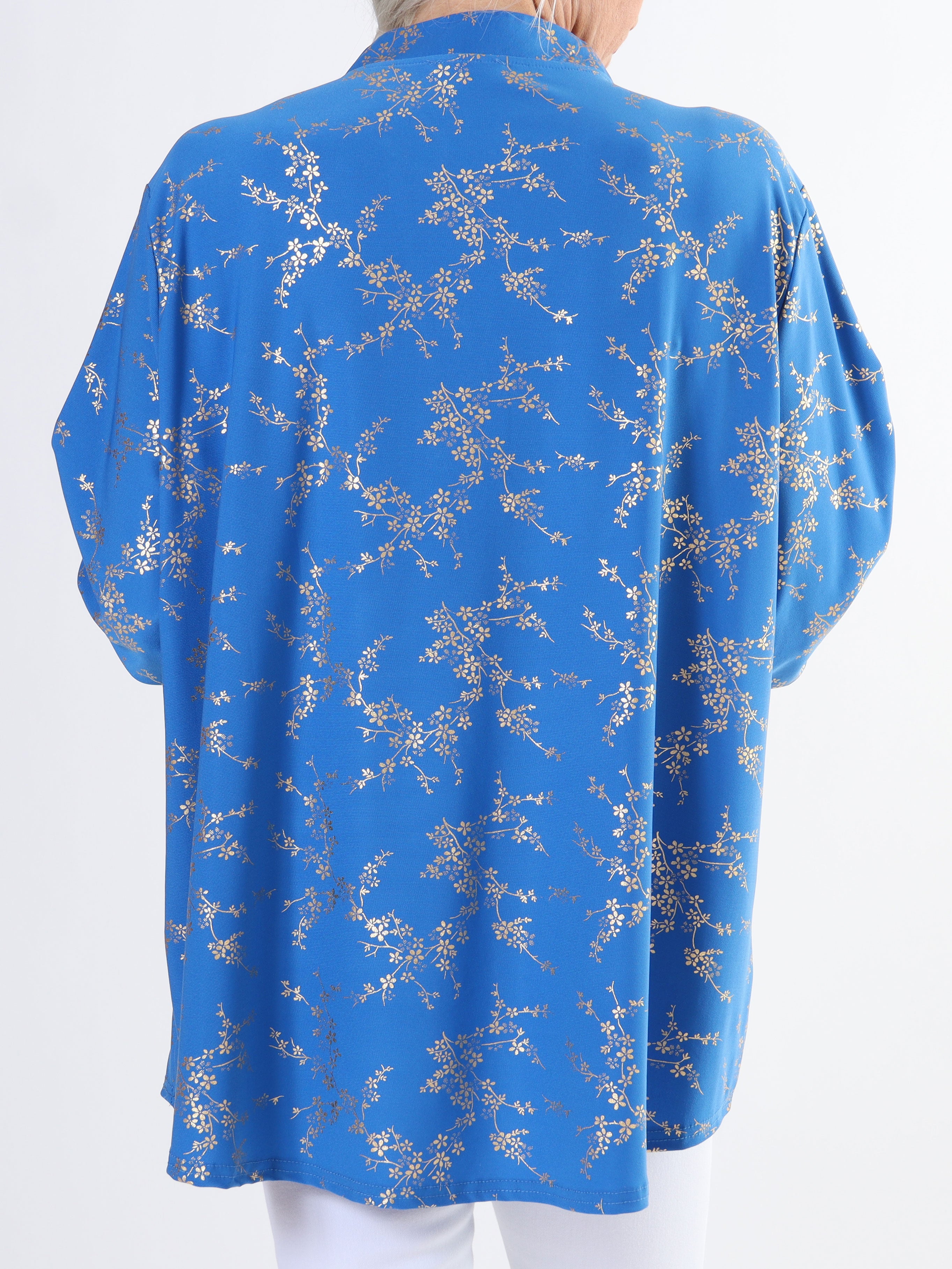 Ebba Gold - Sød plus size bluse i elastisk stof med gulddetaljer