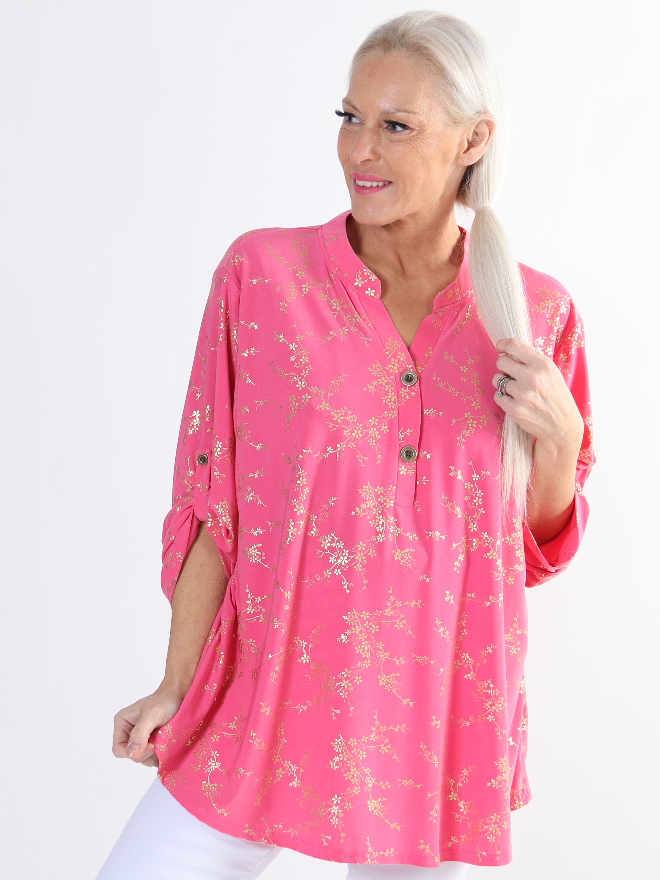 Ebba Gold - Sød plus size bluse i elastisk stof med gulddetaljer