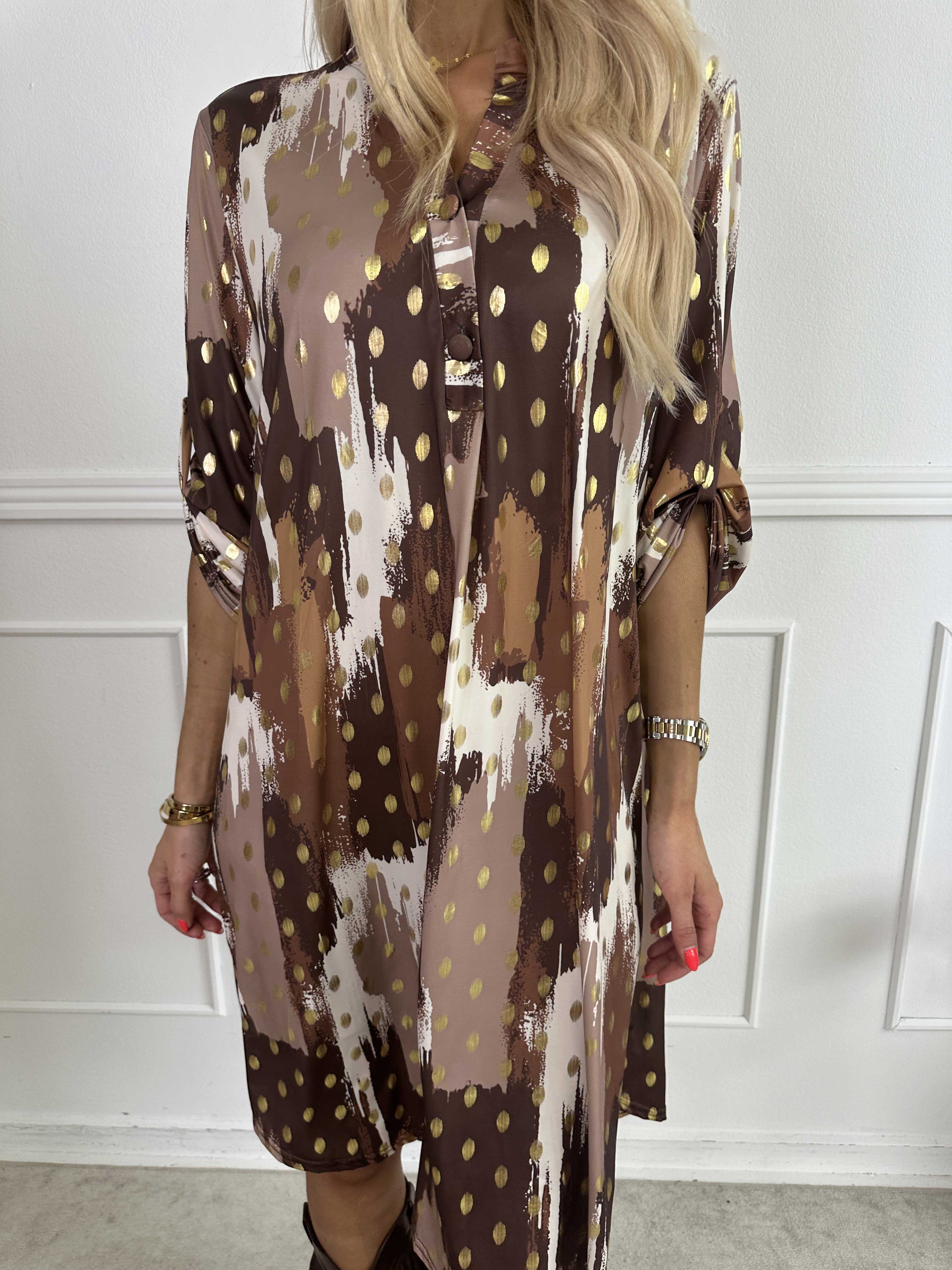 Ebba Paint Long - Elastisk flerfarvet kjole med guld dutter