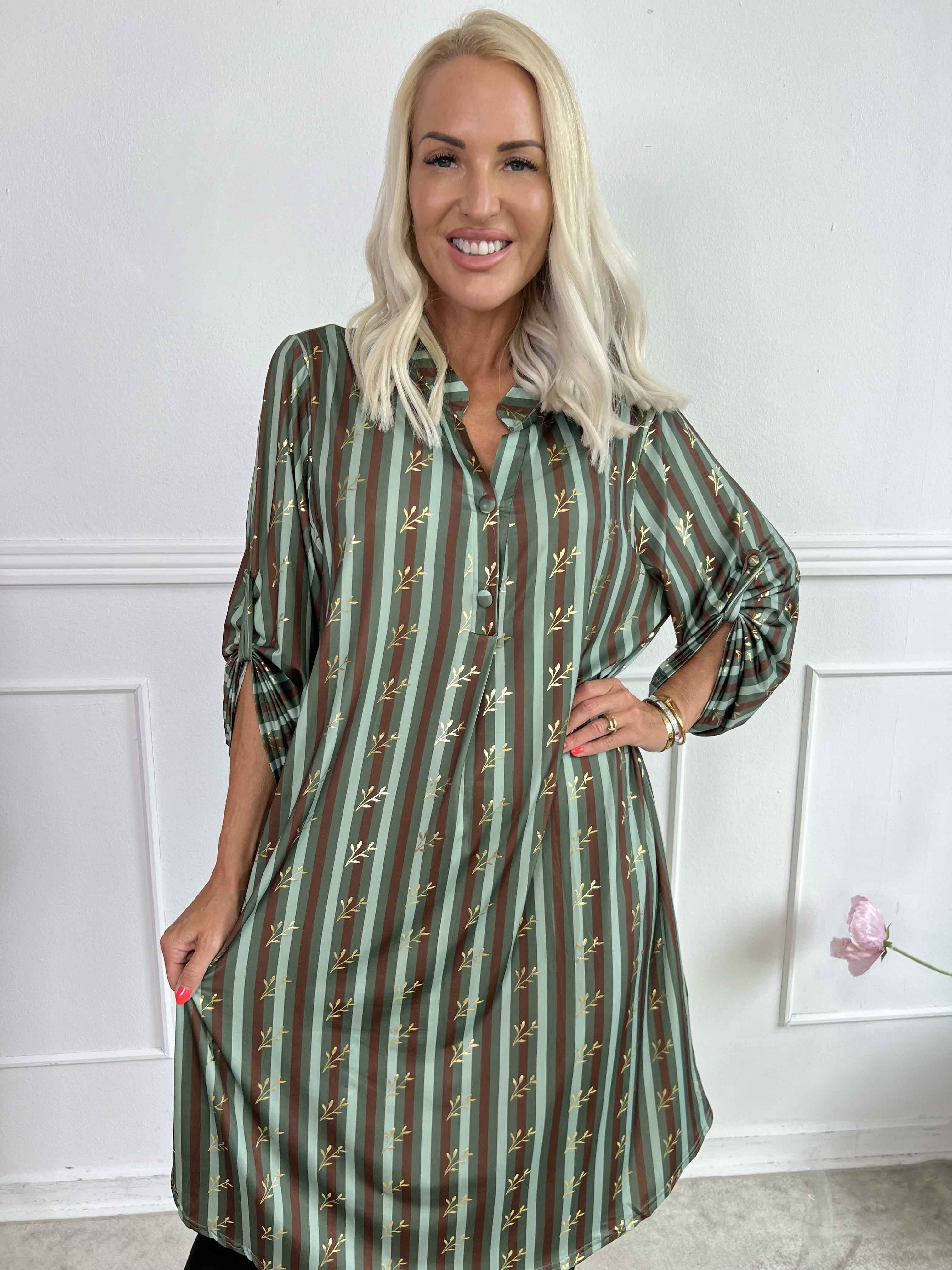 Ebba Stripe Long - Elastisk stribet kjole med guld blade