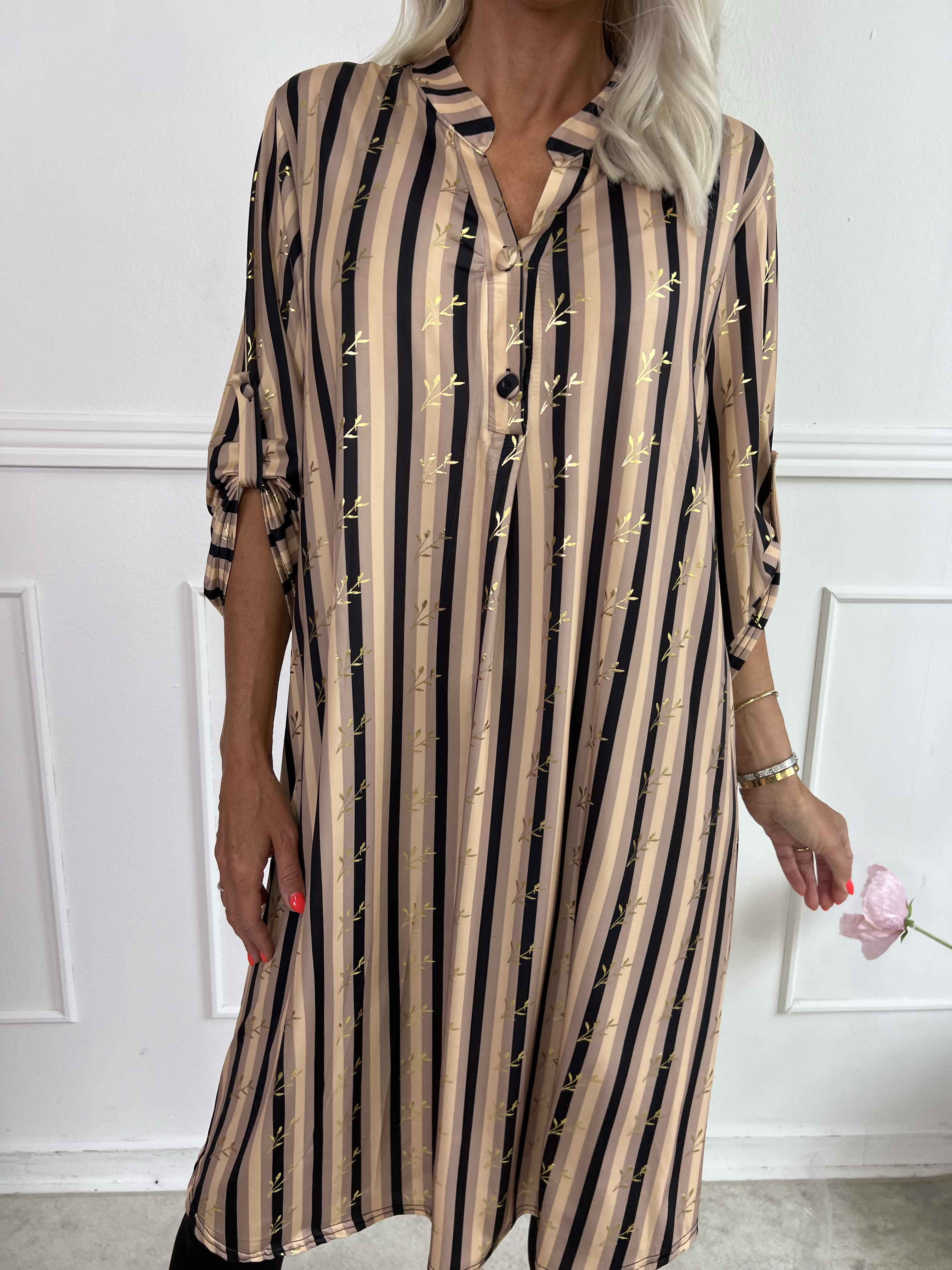 Ebba Stripe Long - Elastisk stribet kjole med guld blade