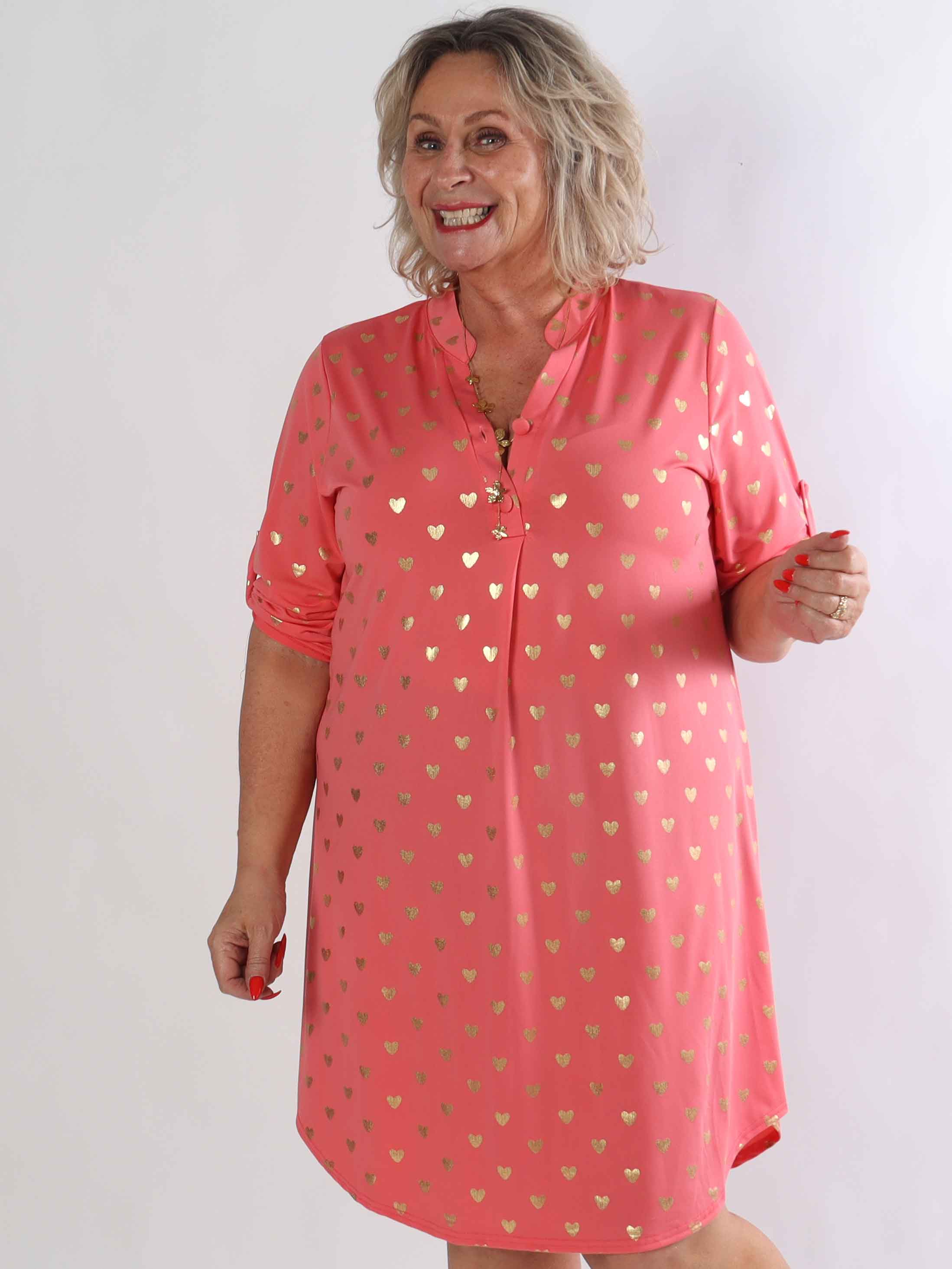 Ebba Gold Heart - Elastisk plus size kjole med guld hjerte detaljer