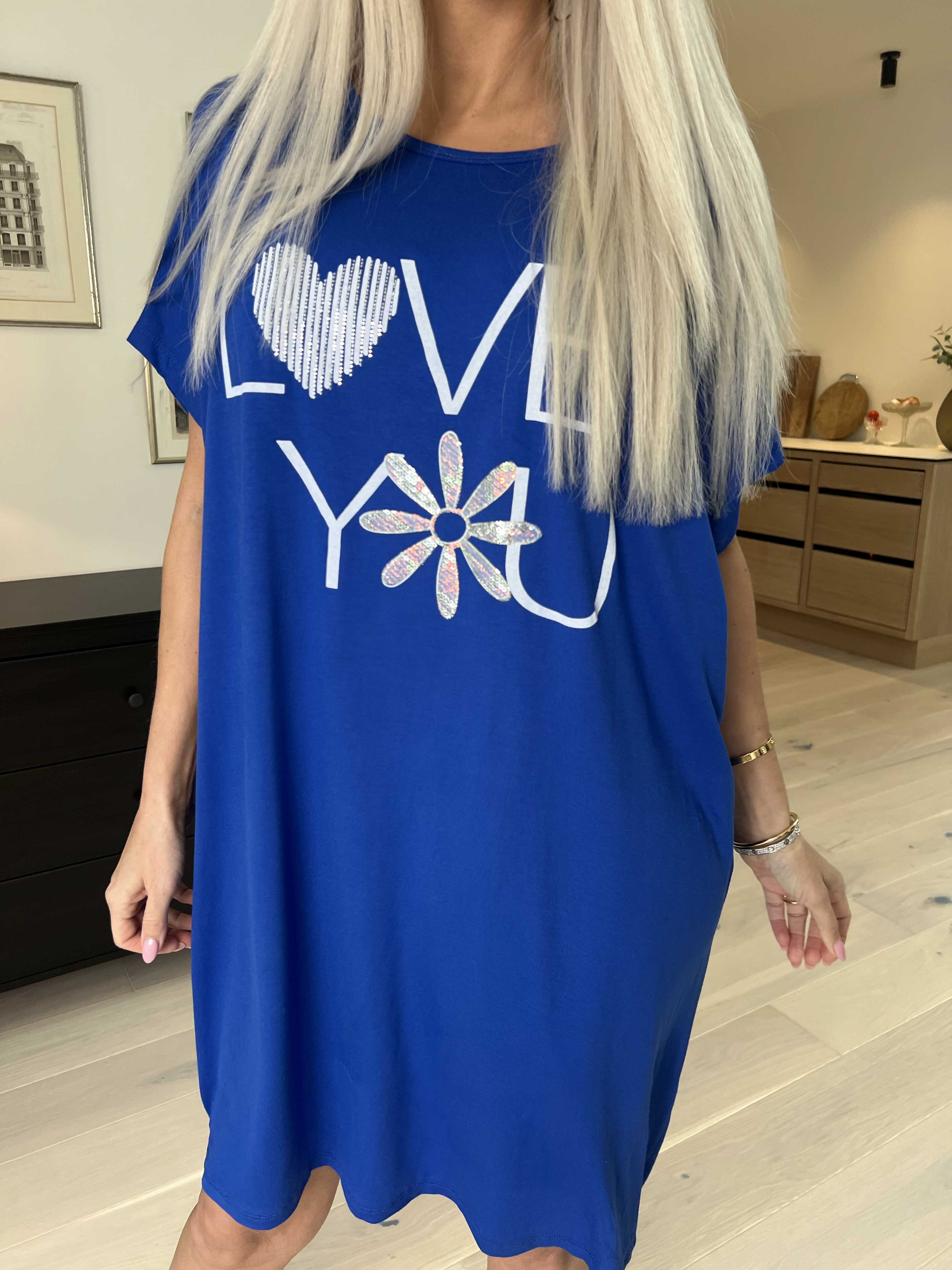 Edina - T-shirtkjole i viskoseblanding med tryk