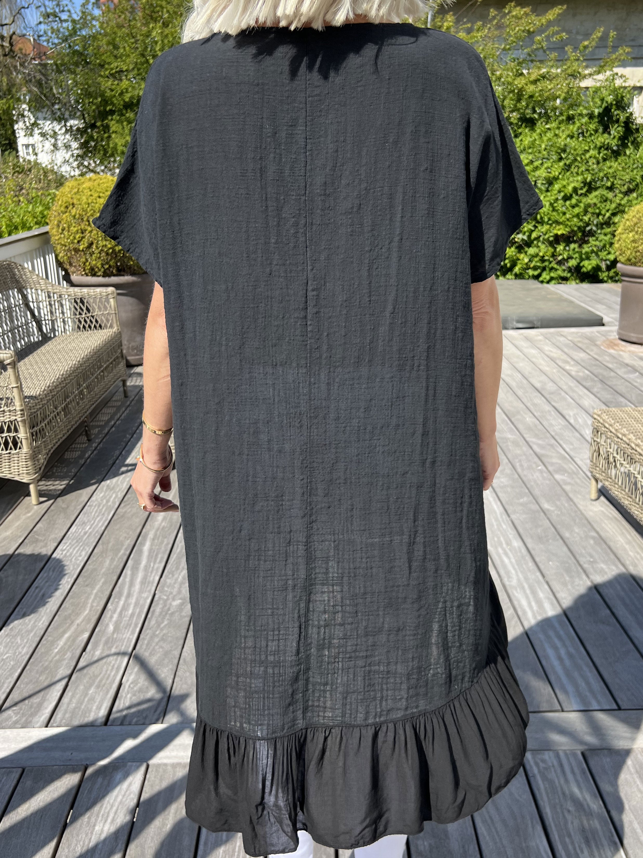 Elba - Tunika i forskudt længde med flæser