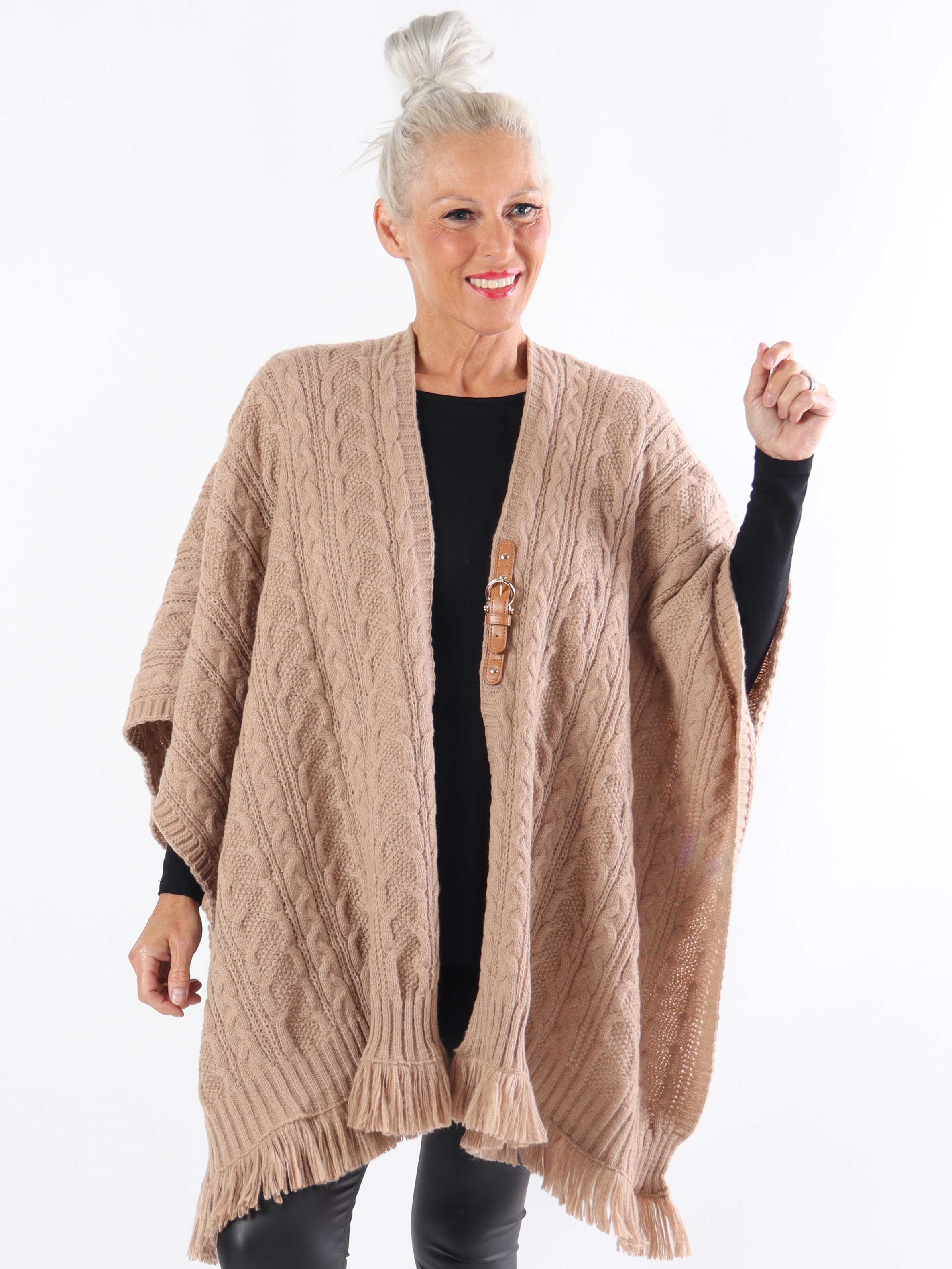 Elianna - Plus size strikponcho med uld og frynser