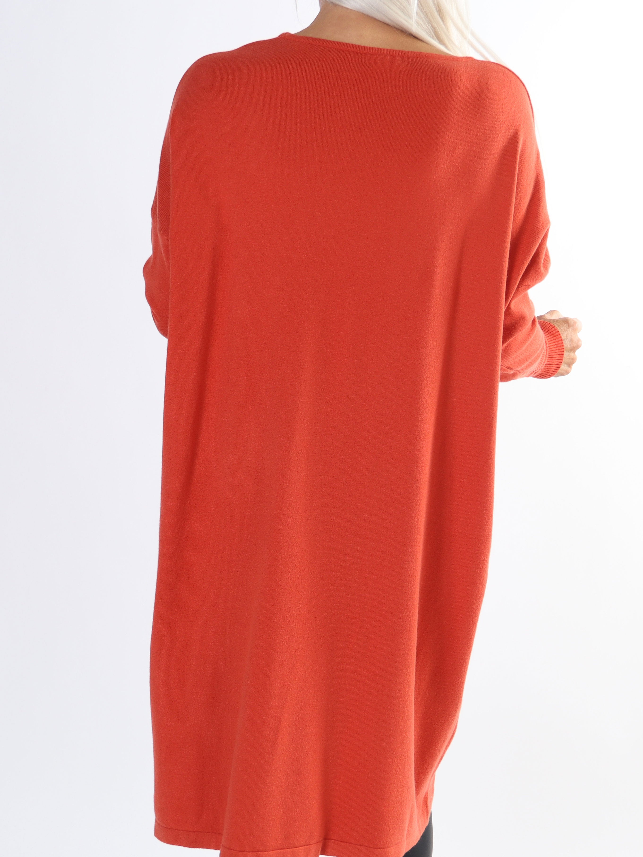 Elisa - Blød plus size strikkjole pyntet med små sten