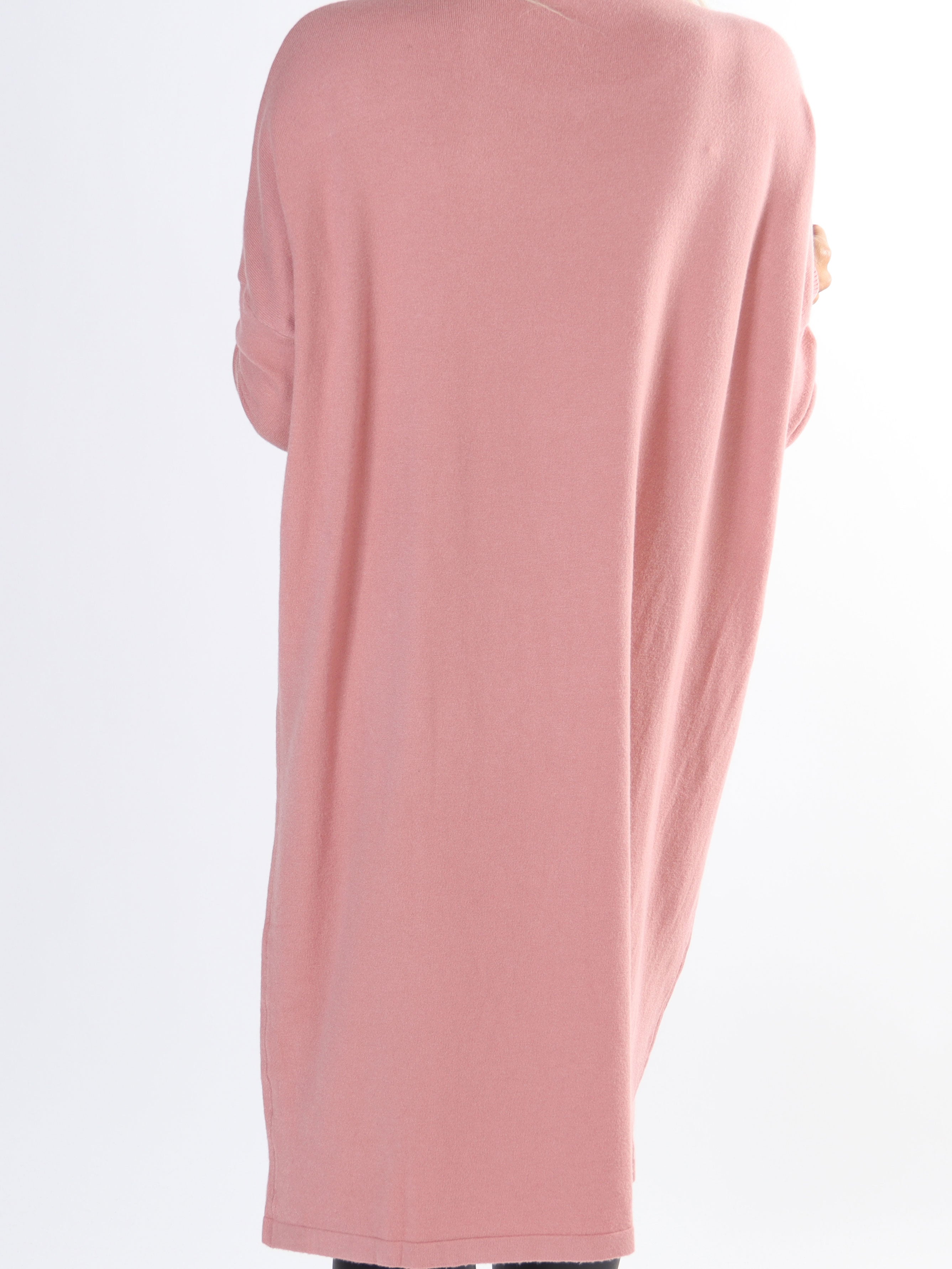 Elisa - Blød plus size strikkjole pyntet med små sten