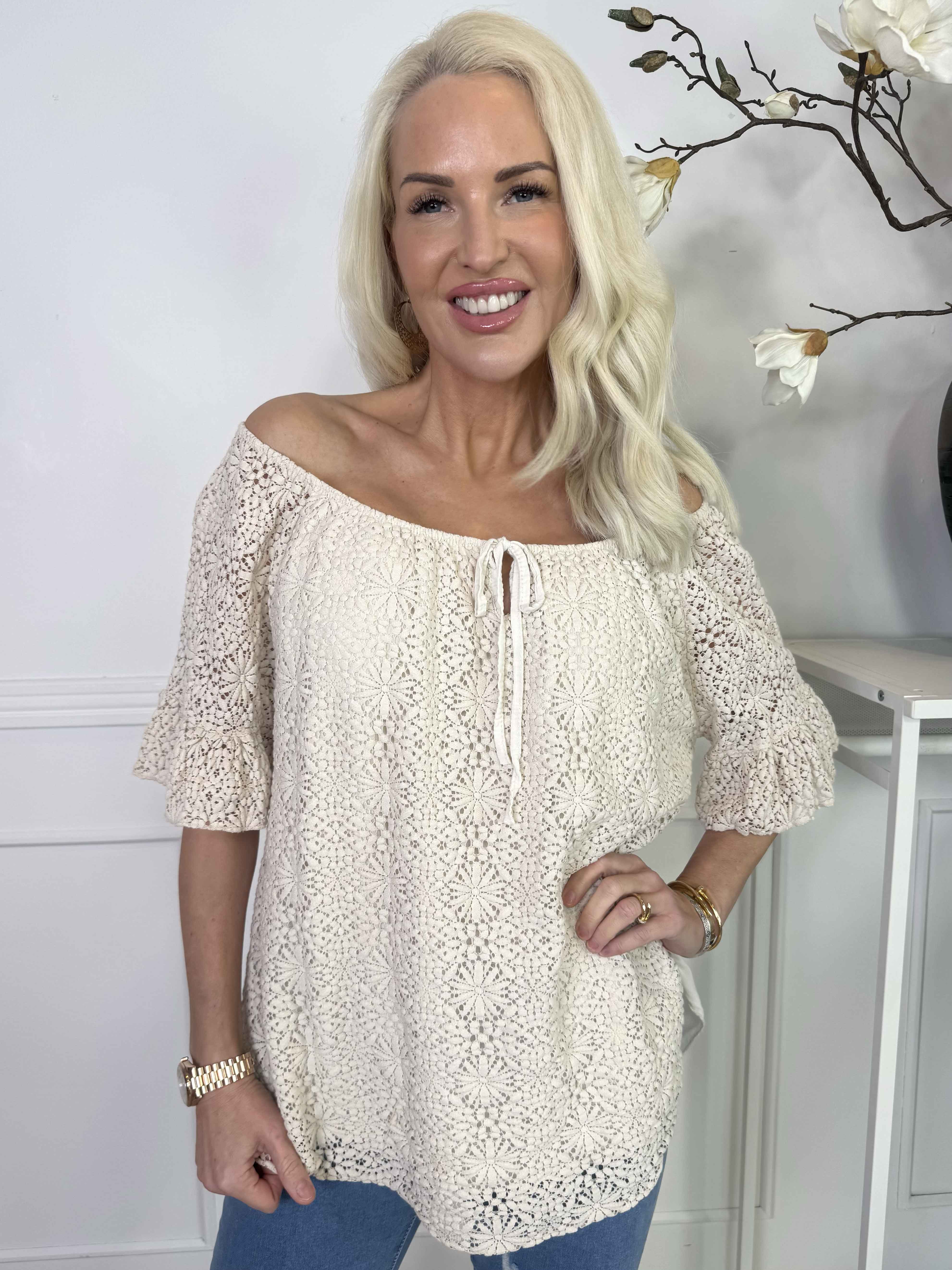 Elisa - Tunika i bomuld med blonde foran og elastikkant i udskæringen