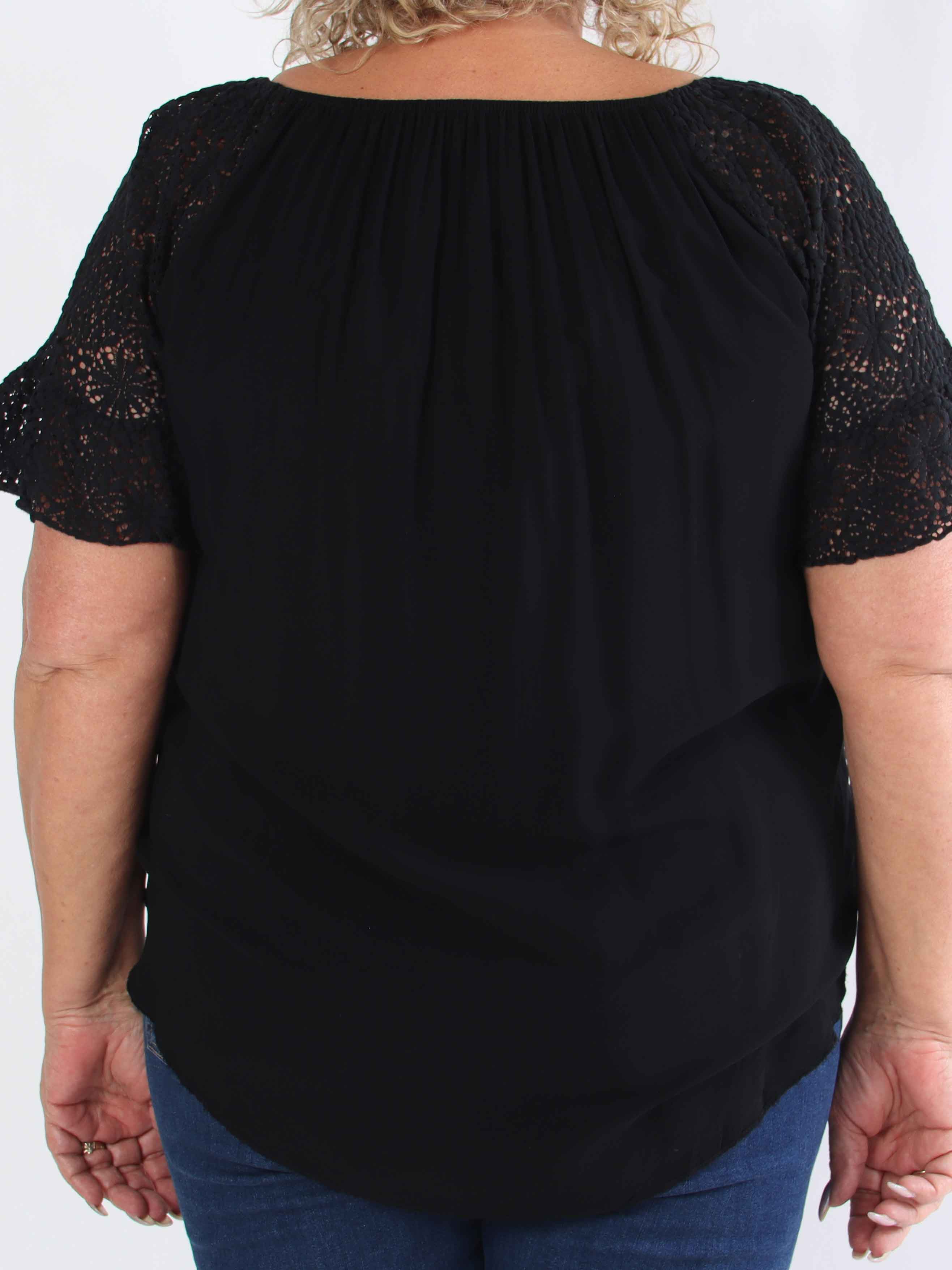 Elisa - Plus size tunika i bomuld med blonde og elastikkant i udskæringen